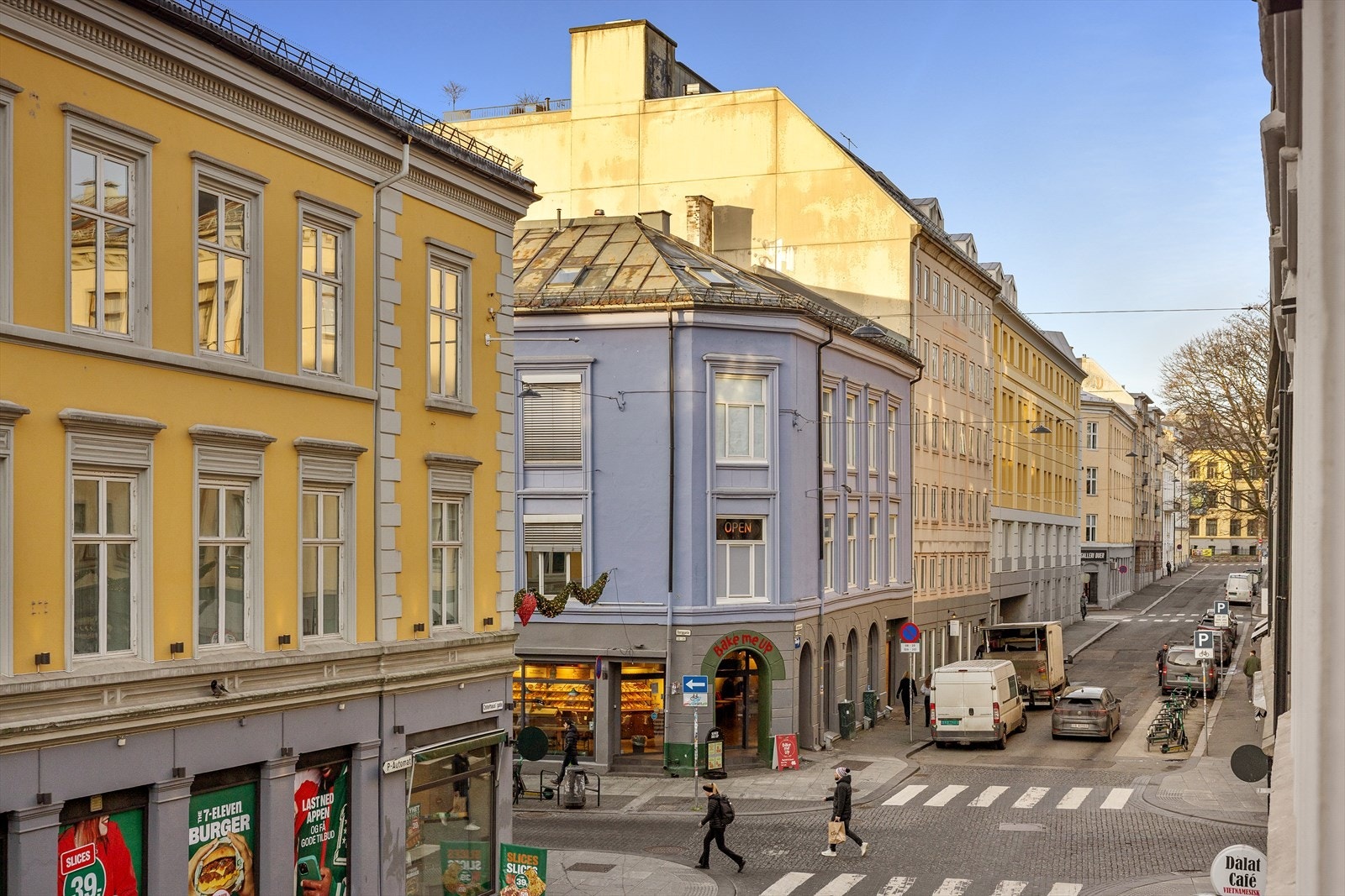 Med en attraktiv og sentral beliggenhet har du umiddelbar nærhet til byens fasiliteter. Galleribilde