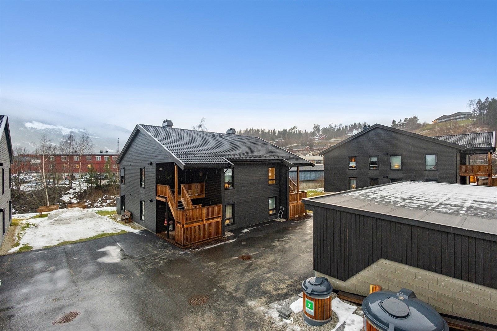 Ringebu Park ligger skjermet og idyllisk til, med Våla og brua over til sentrum rett utenfor døra. Galleribilde