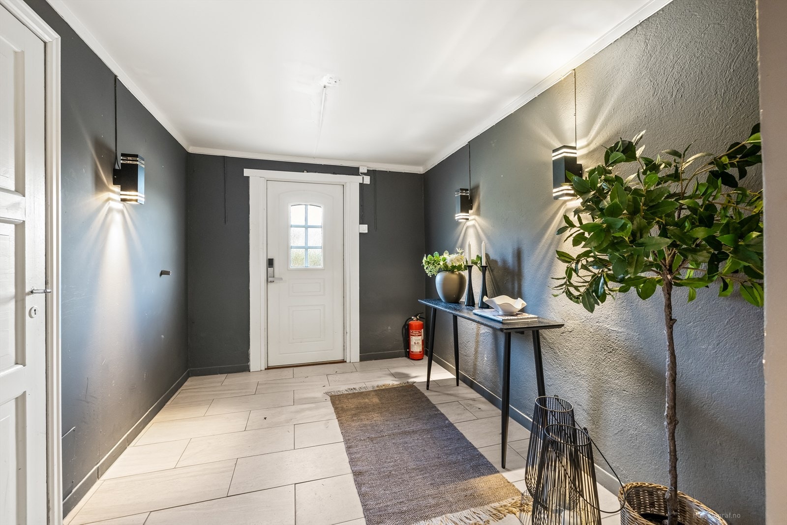 Felles inngangsparti. Galleribilde