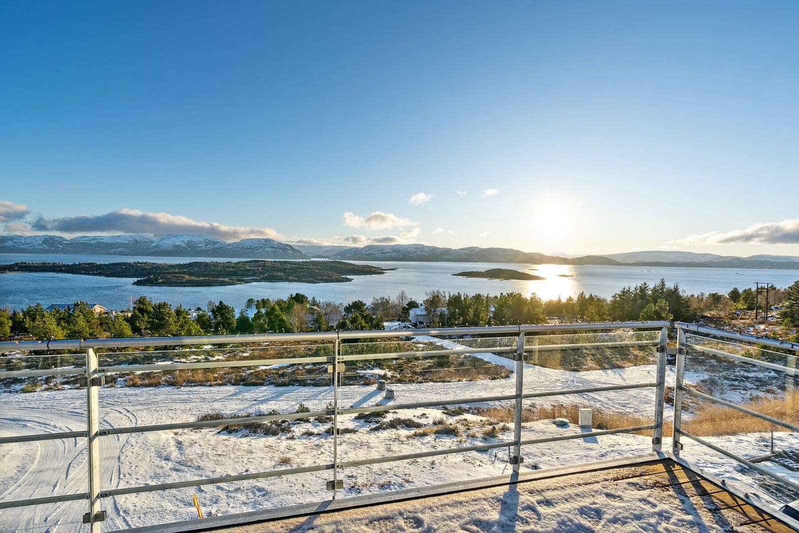 Balkong med nydelig utsikt utover Trondheimsleia Galleribilde