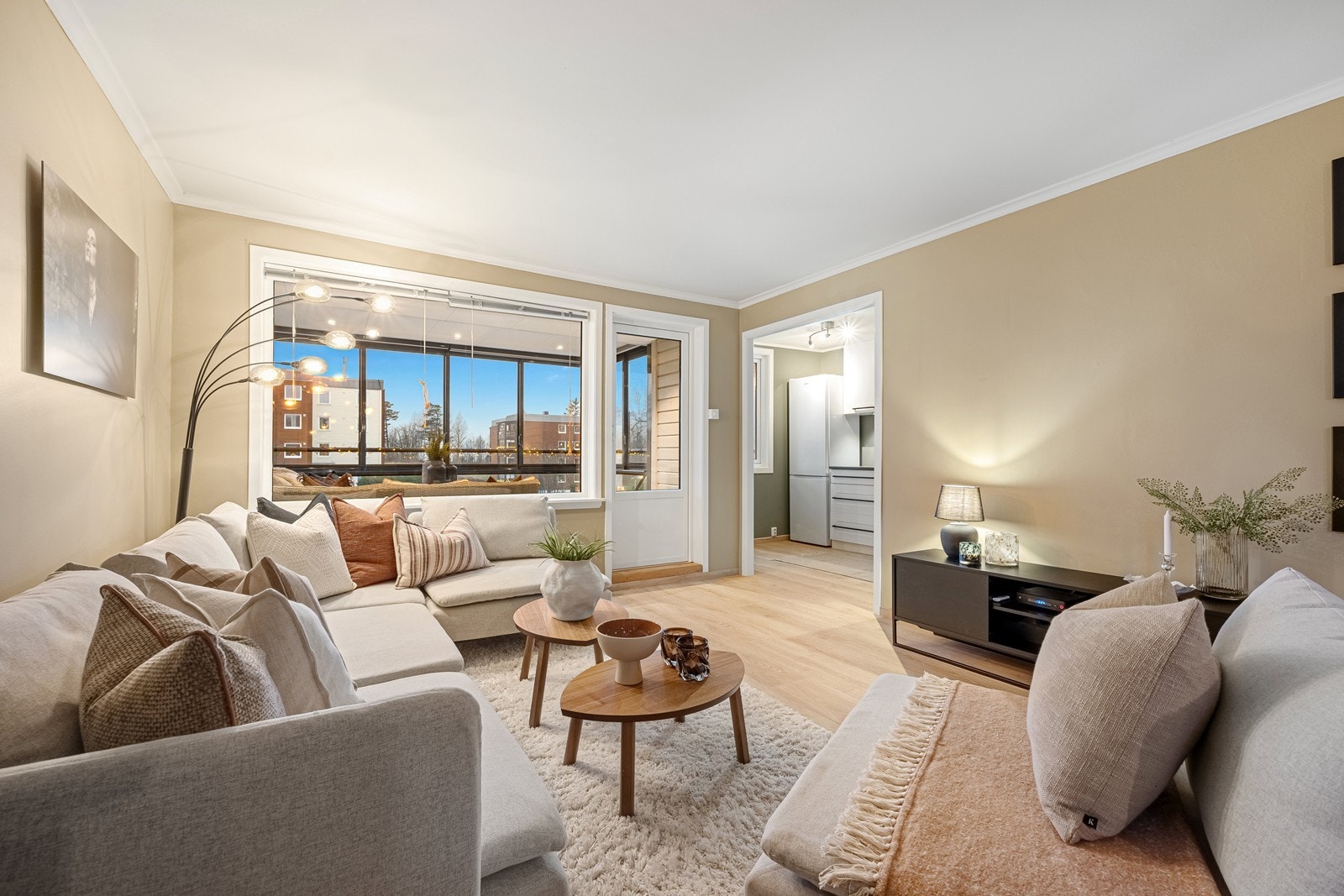 Fra stue er det utgang til den vestvendte balkongen Galleribilde