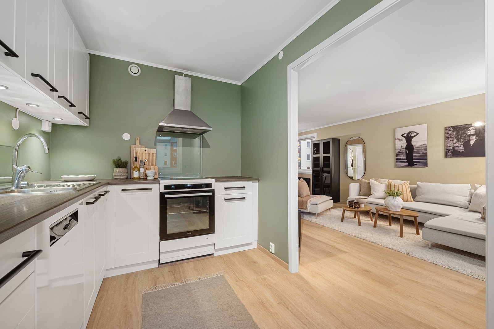 Godt utnyttet kjøkken med innredning fra Kvik Galleribilde