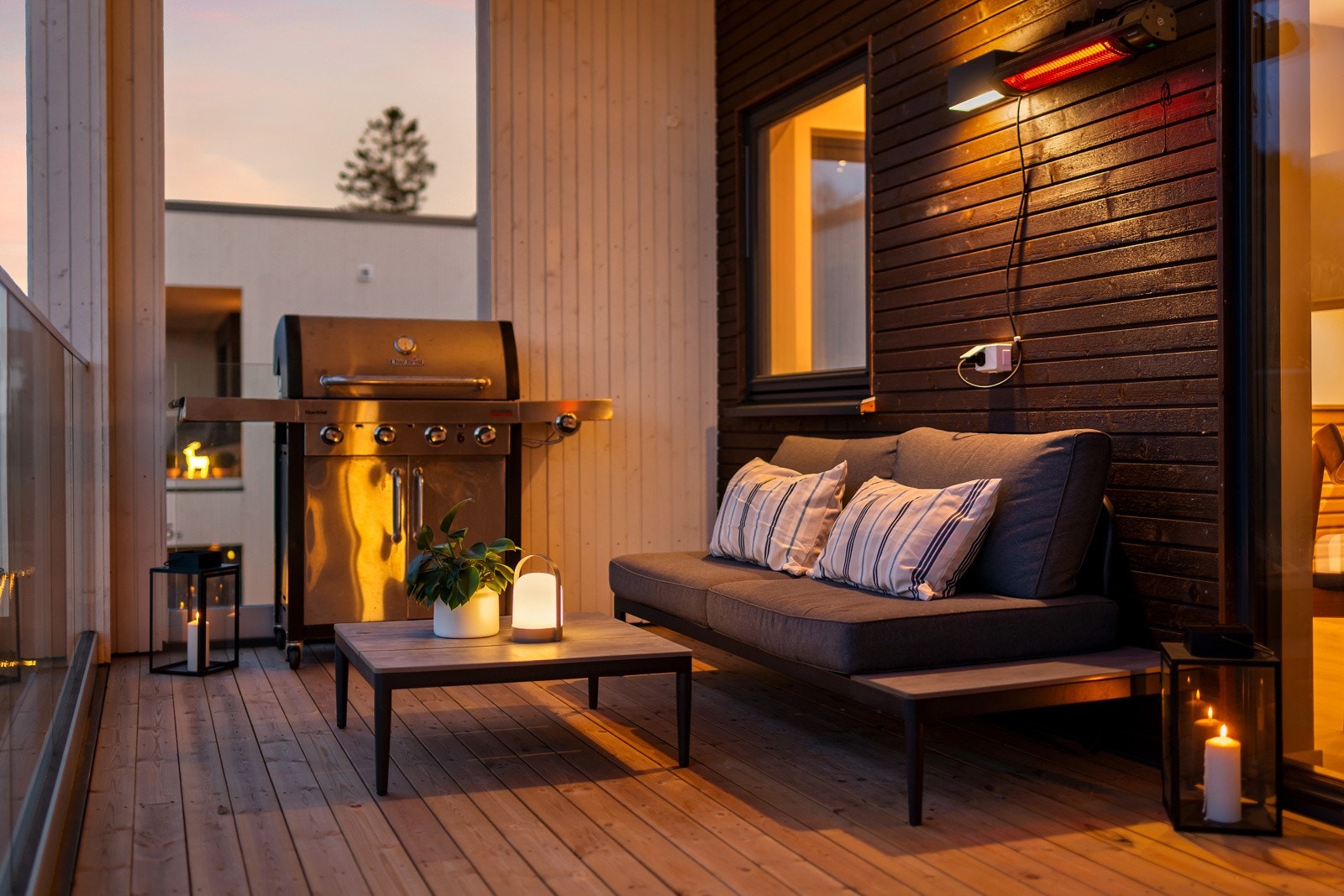 Her kan du montere opp en varmelampe for vinterkosen, og på sommerstiden er det alle tiders med gode solforhold. Galleribilde