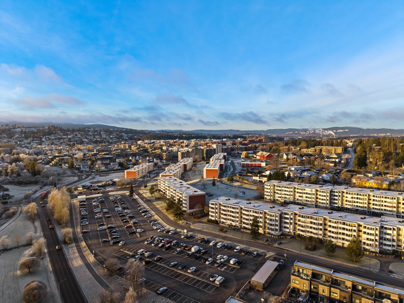 Snøklokkeveien 13 ligger i et etablert , rolig, barnevennlig og populært område på Finstad i Lørenskog kommune Galleribilde