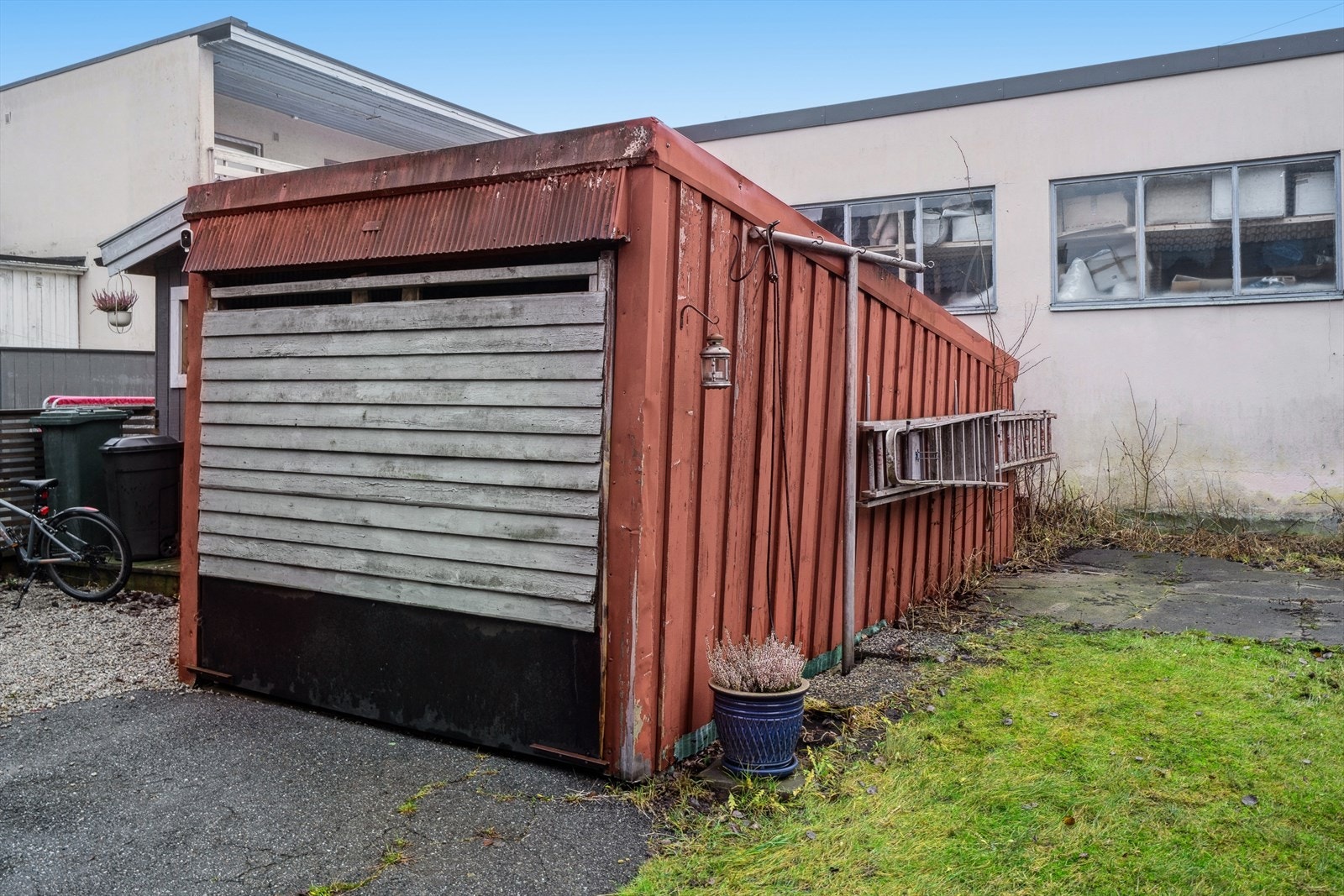 Frittliggende garasje på ca 10 kvm. Galleribilde