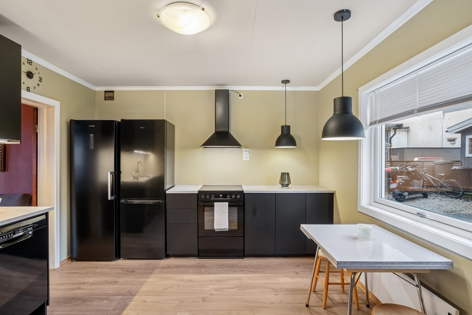 Kjøkkenet ble pusset opp i 2024 og fremstår i god stand. Galleribilde