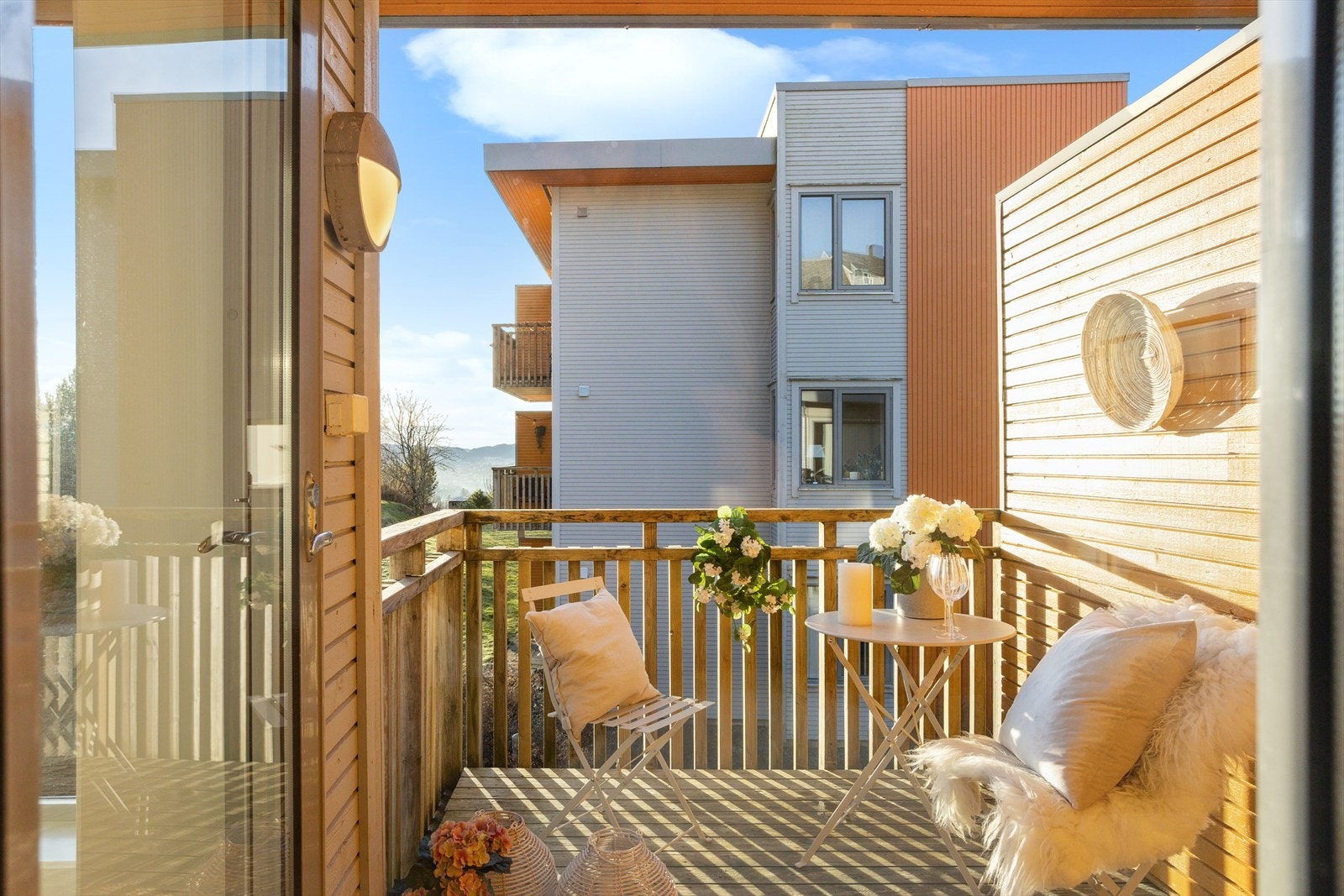 Uteplass som gir rom for hygge. Galleribilde