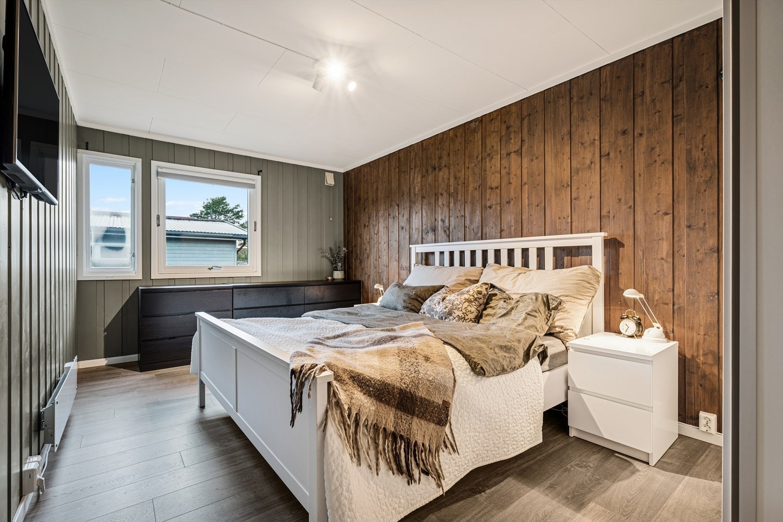 Hovedsoverommet er innredet med moderne farger og materialer. Galleribilde