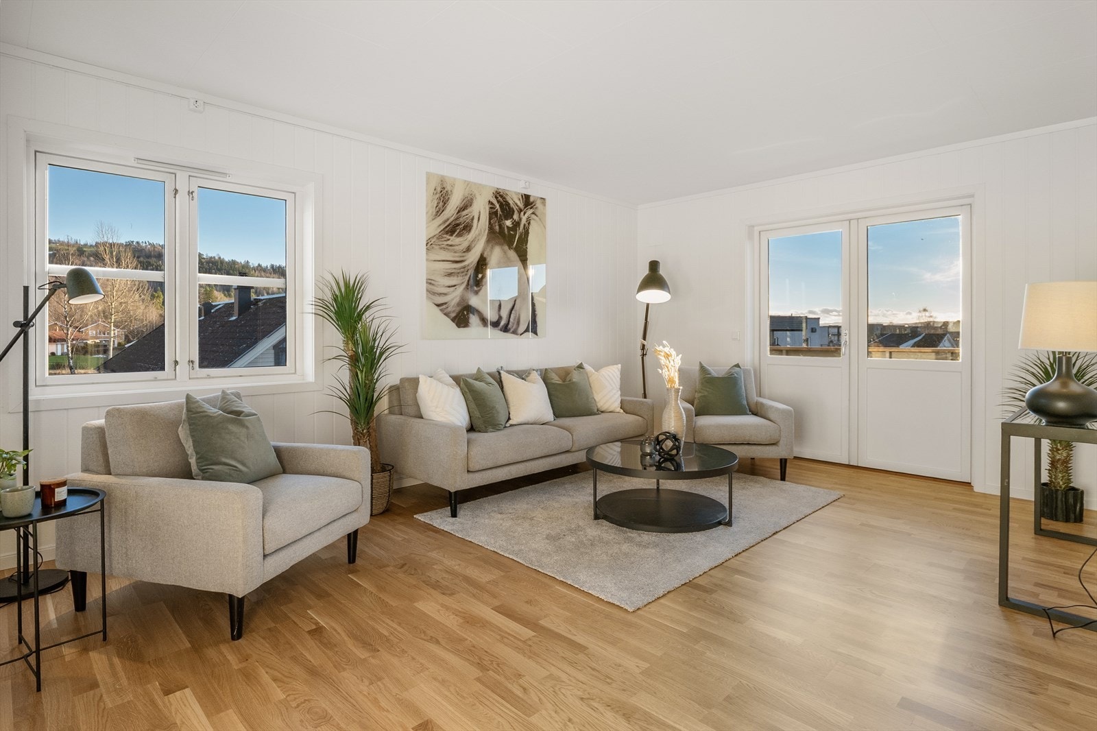 Lys og romslig 3-roms leilighet i et attraktivt og naturskjønt område nord for Brumunddal sentrum. Galleribilde