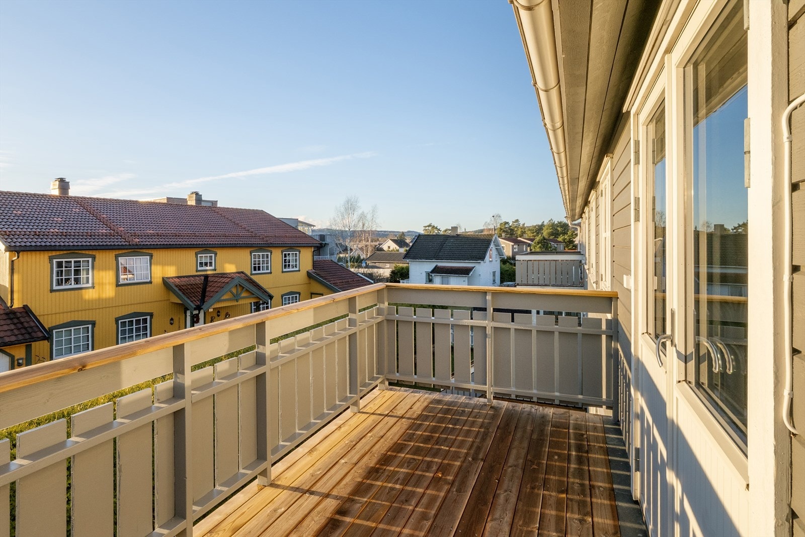 God plass til utemøbler. Galleribilde