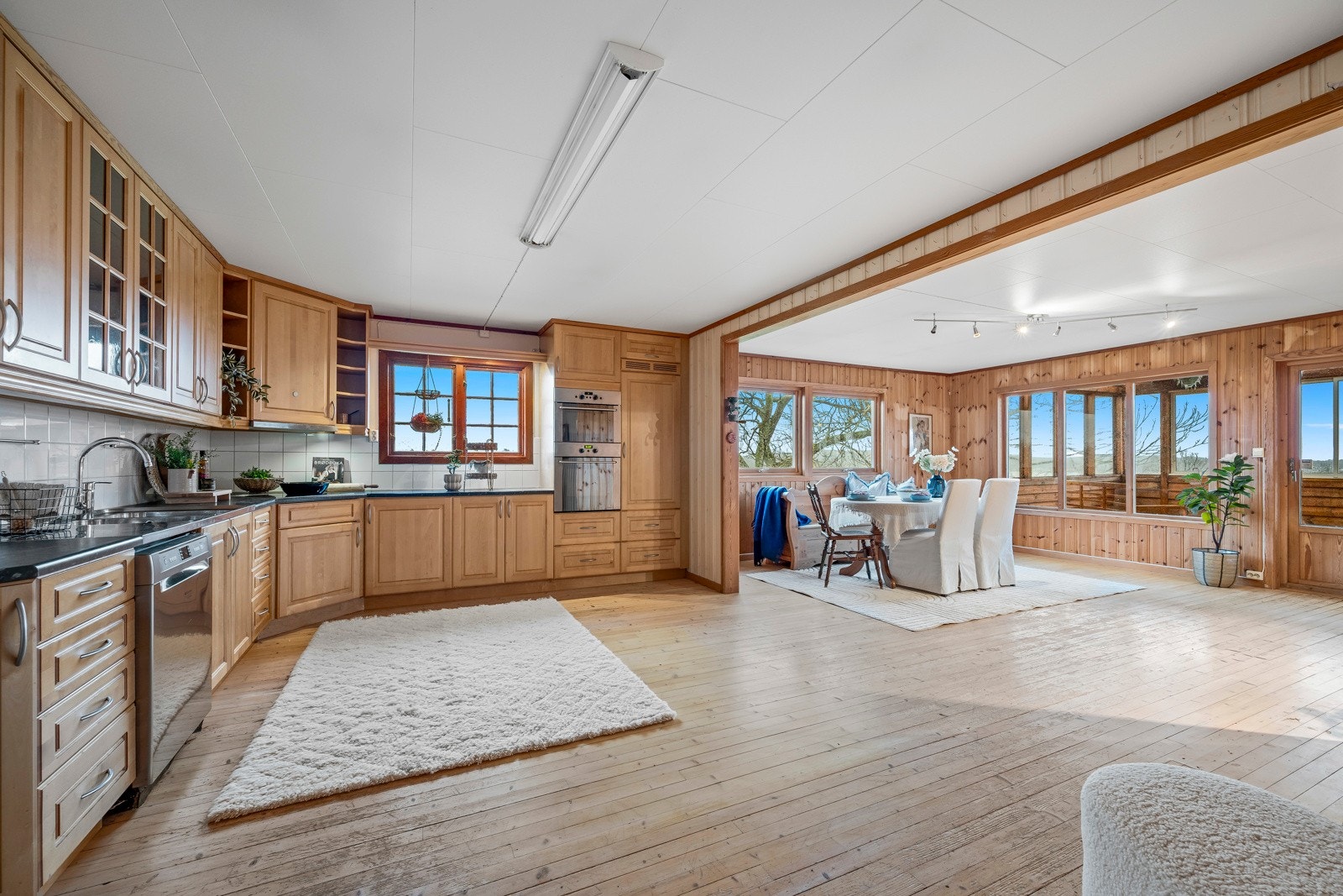 Åpen og romslig planløsning. Galleribilde