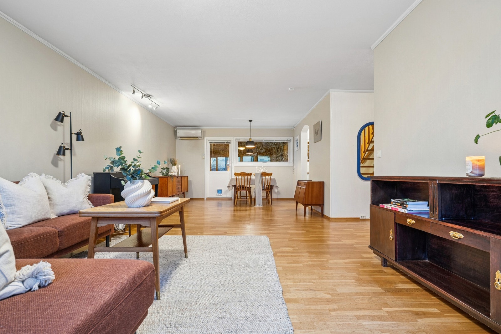 Utgang til naturområde fra balkongdør - perfekt for barn! Galleribilde