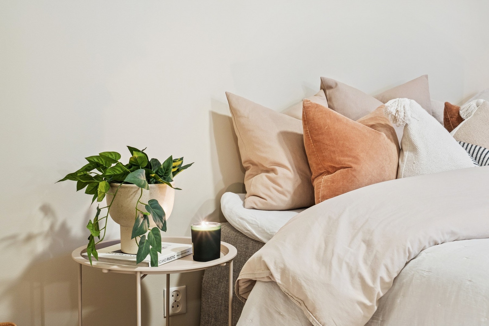 Hovedsoverommet har to store garderobeskap for oppbevaring av klær Galleribilde