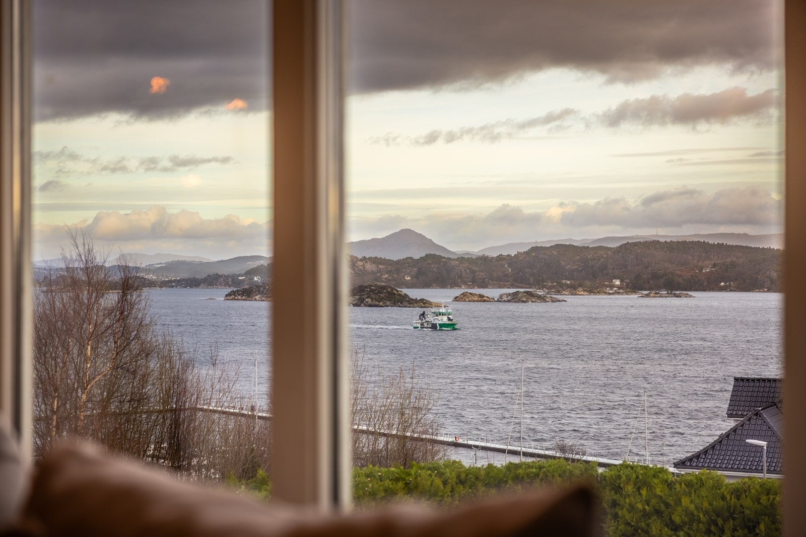 Lyderhorn nærmest med Ulriken i bakkant. Galleribilde