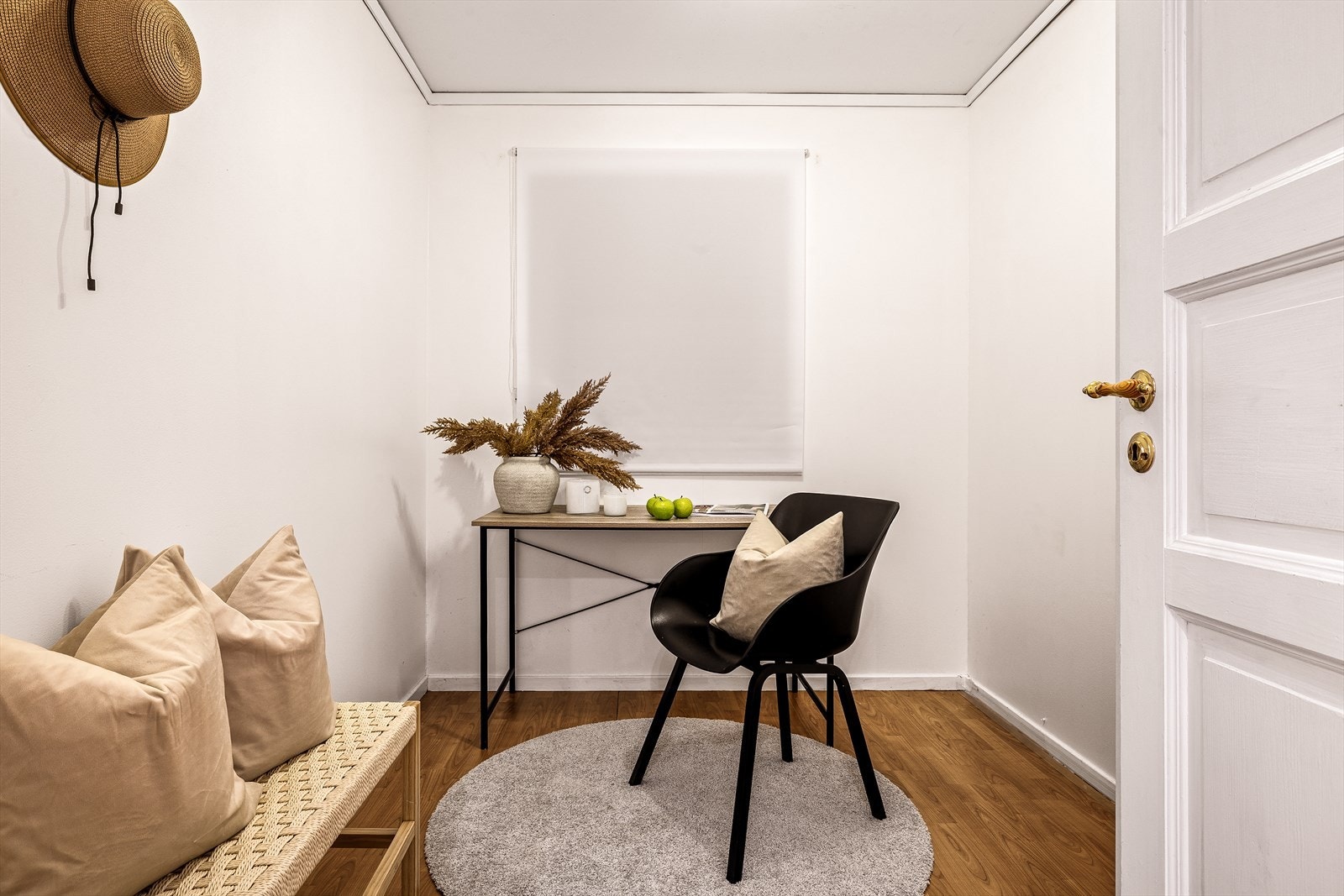 Utleiedelen er innredet med 2 soverom. Dette er det minste. Galleribilde