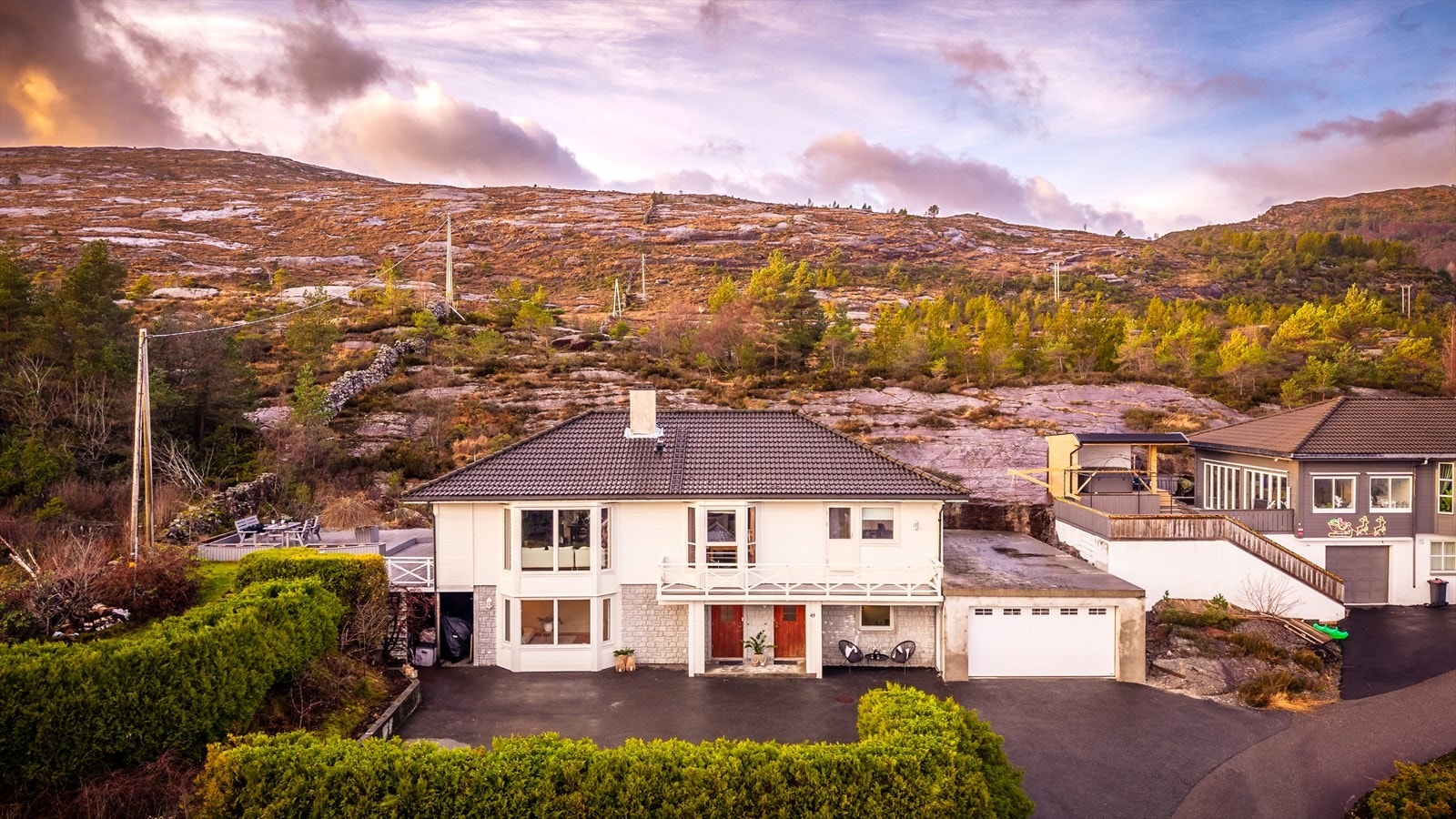 Gulenakken 49 byr på den perfekte kombinasjonen av landlig ro og nærhet til viktige funksjoner. Galleribilde