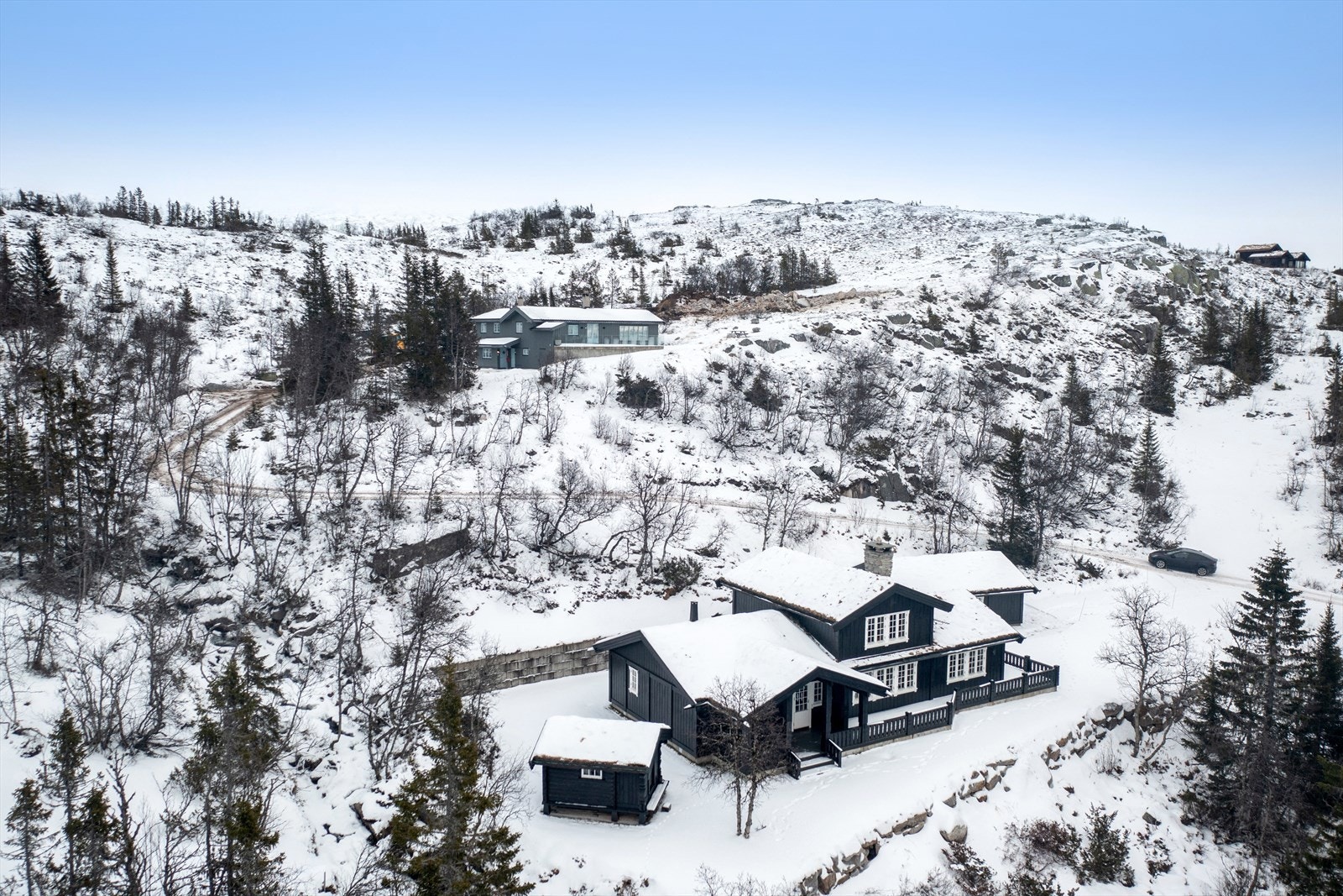 Hytta er omkranset av natur på alle kanter. Her er et vell av turmuligheter sommer som vinter. Galleribilde