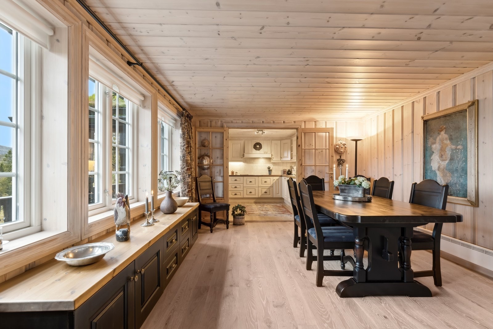 Det er masse plass til salong, spisegruppe og annet møblement. Galleribilde