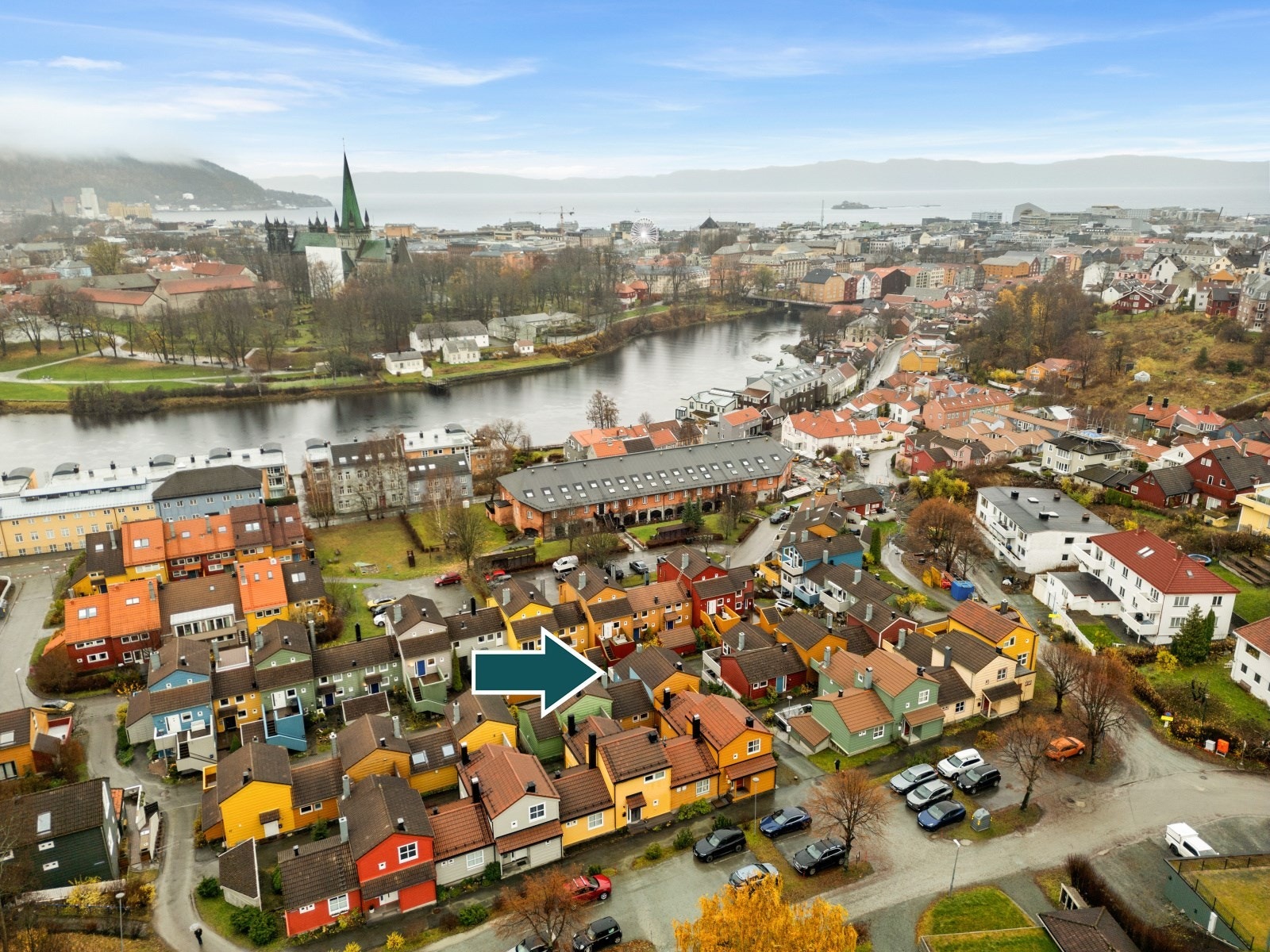 Her bor du skjermet, med Bakklandets yrende folkeliv, caféer og restauranter et steinkast unna. Galleribilde