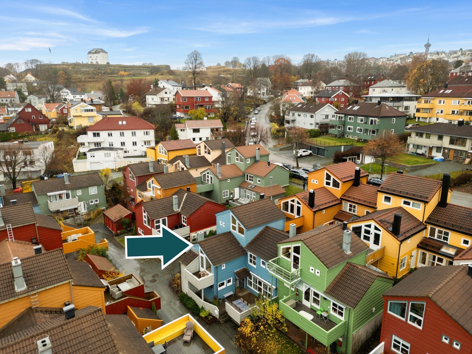 Festningen ligger 10 minutters gange fra boligen. Galleribilde