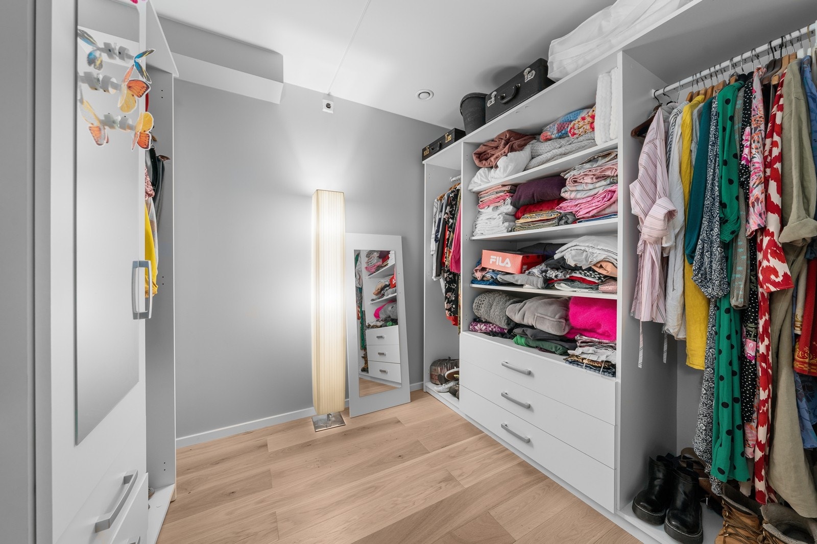 med medfølgende garderoberom. Galleribilde