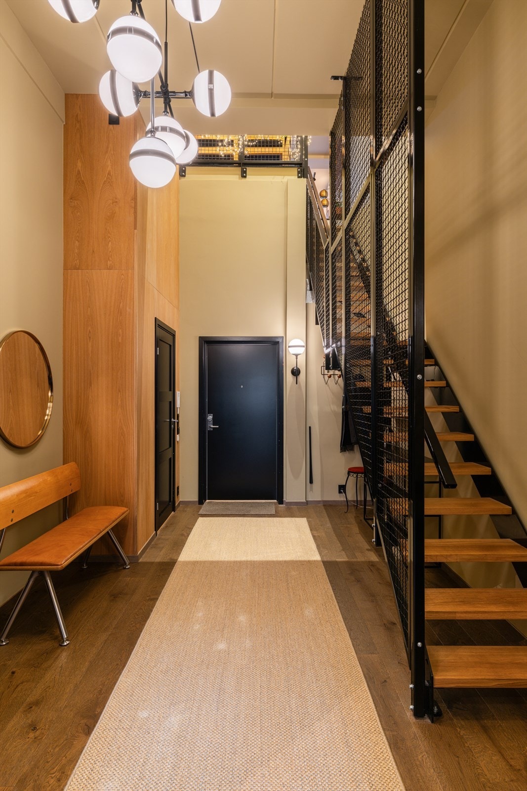 En storslått entré som gir et svært godt førsteinntrykk av boligen. Galleribilde