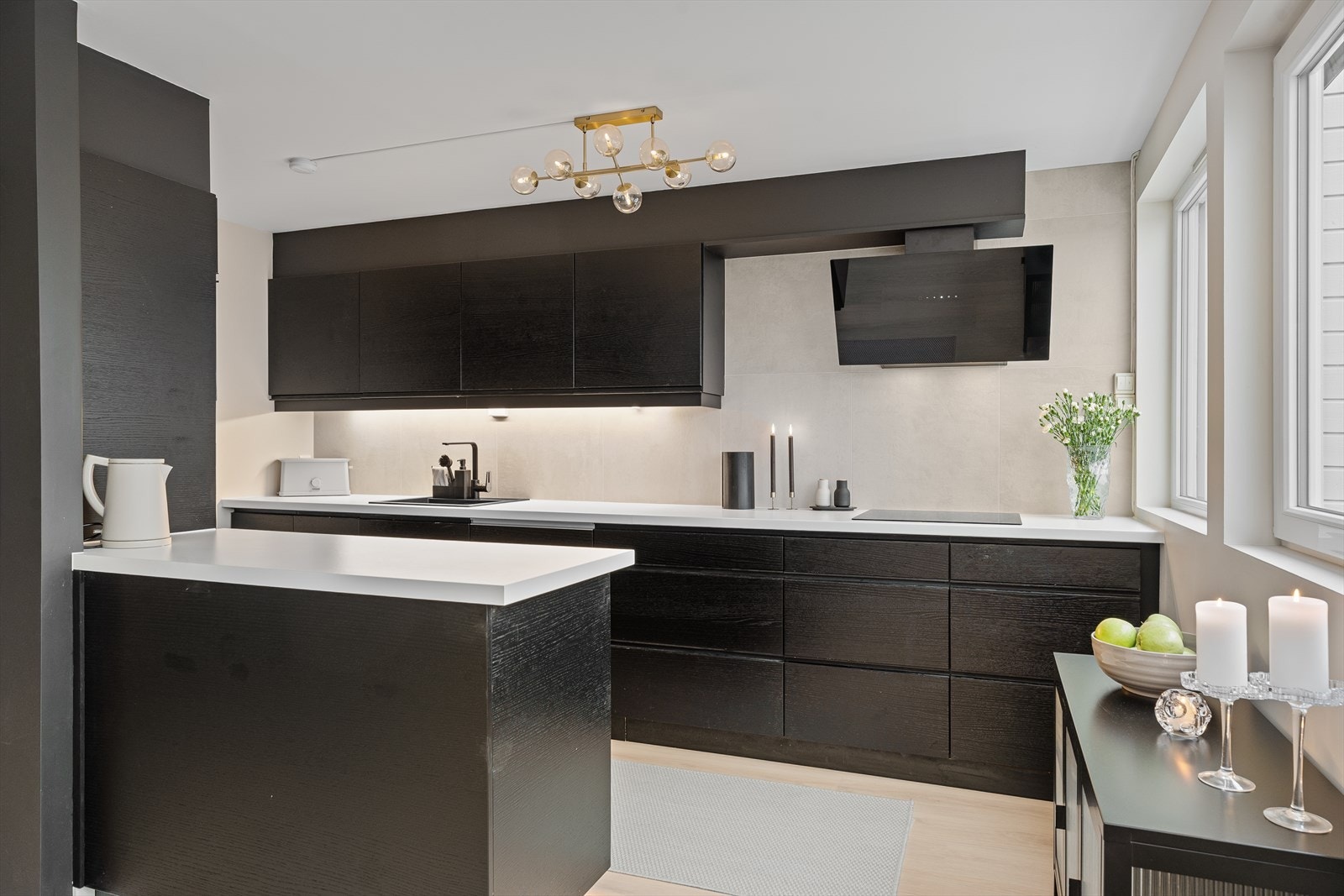 Leiligheten er nylig oppusset og holder en høy standard Galleribilde