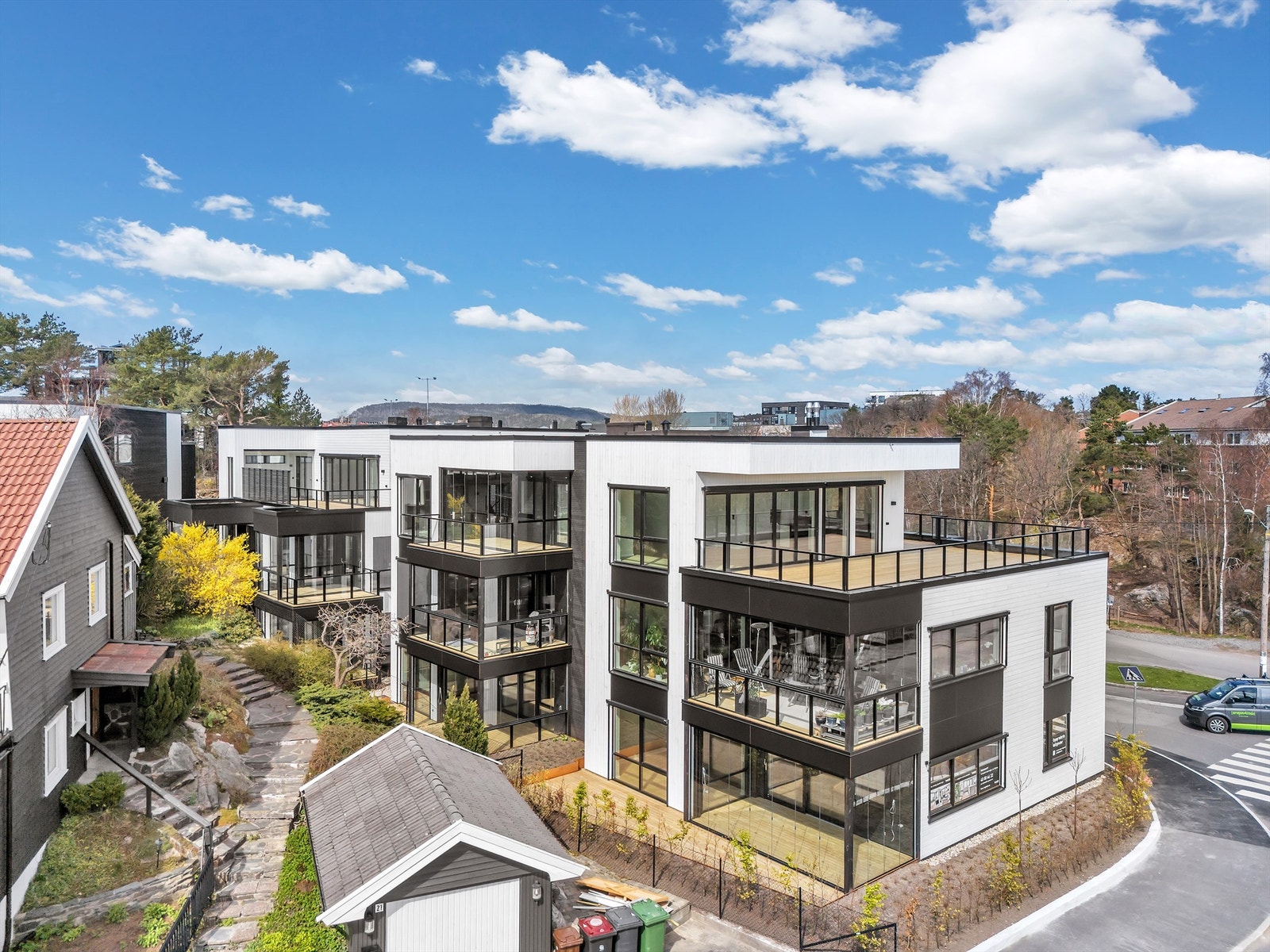 Velkommen til Teglstien 103 - Lys 4-roms leilighet med stilrent preg og innglasset terrasse Galleribilde