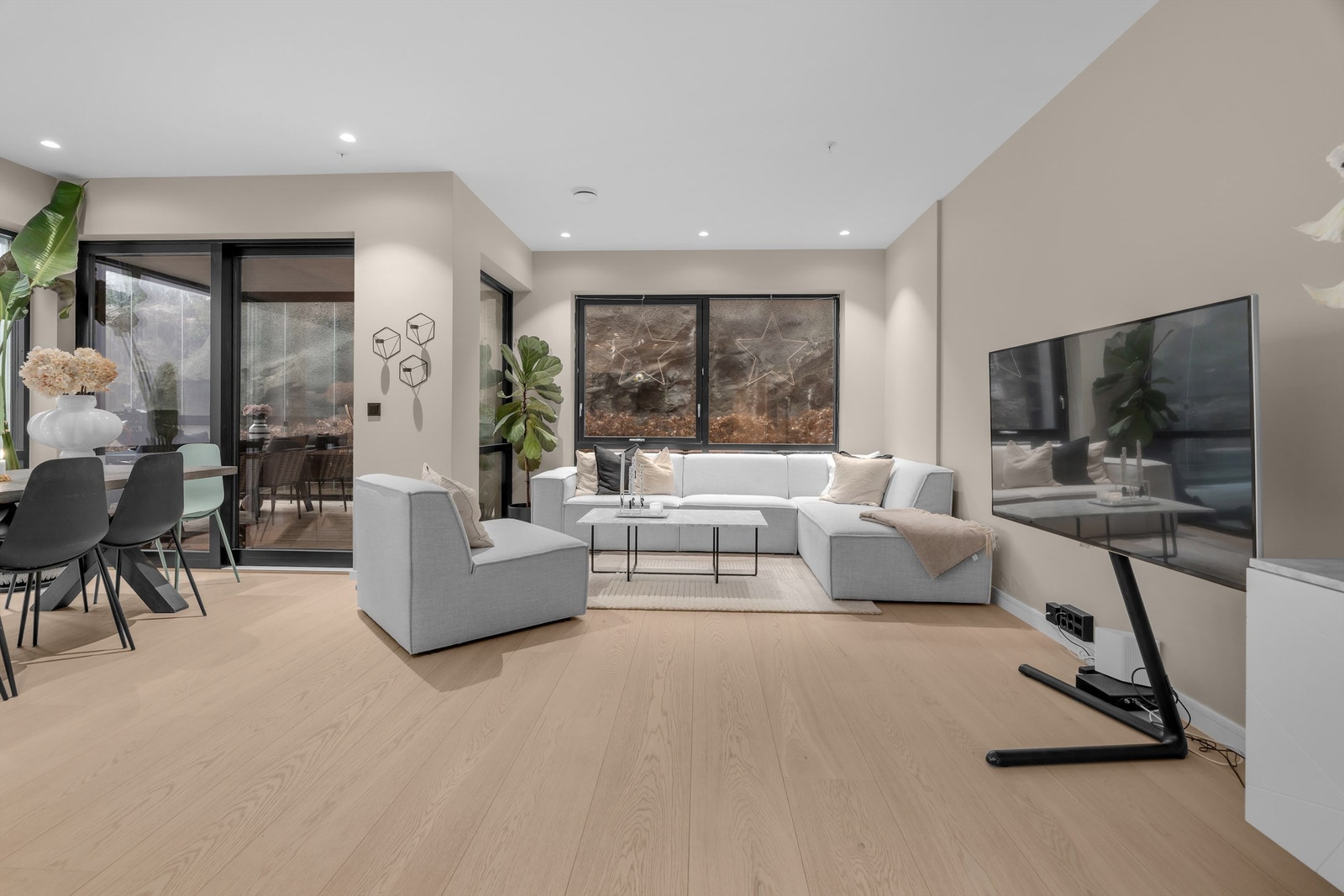 Egen krok som skaper et koselig hjørne til sofa eller sittegruppe. Galleribilde