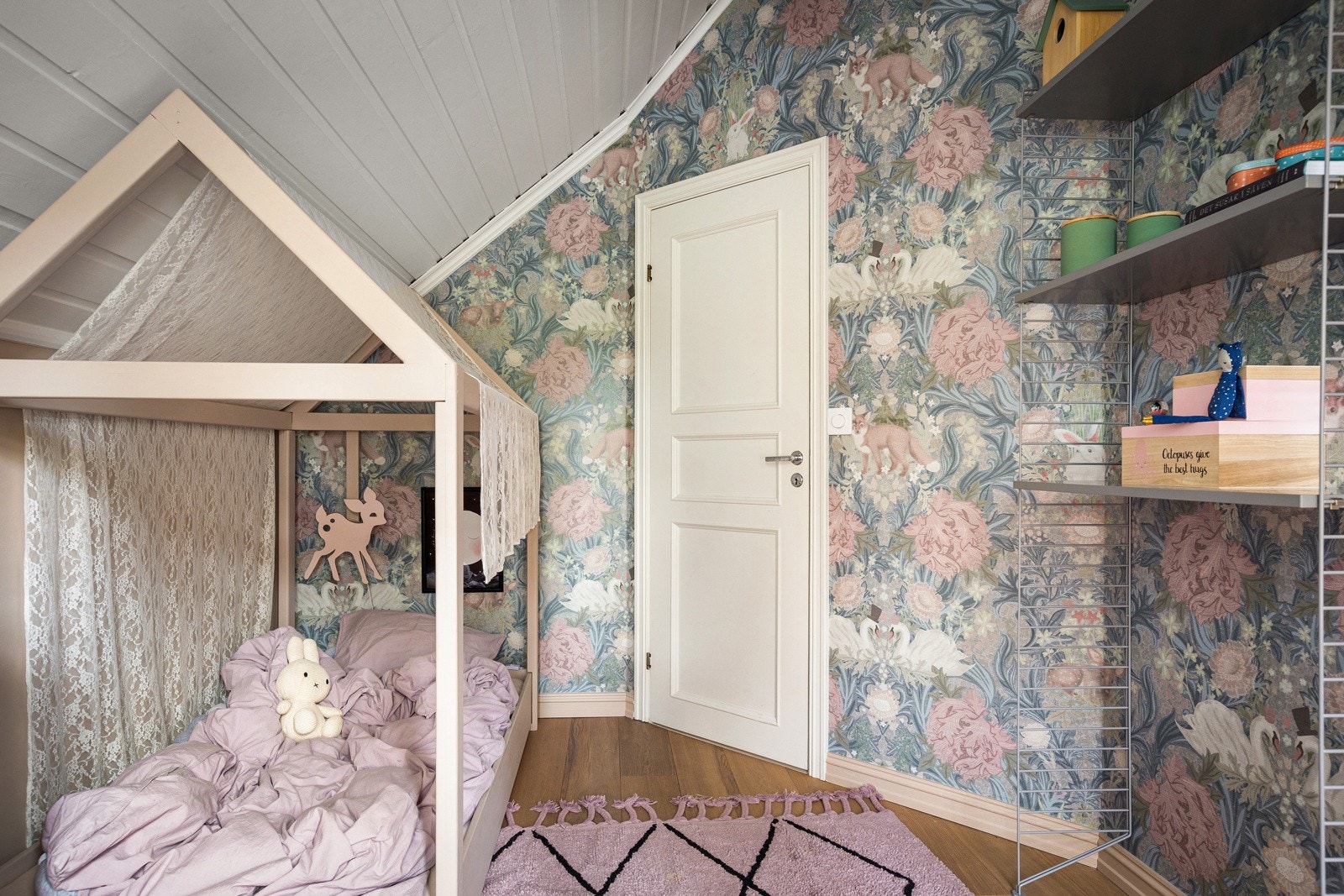 Soverom 3 Rommene passer godt som barnerom, gjesterom eller hjemmekontor, avhengig av behov. Galleribilde