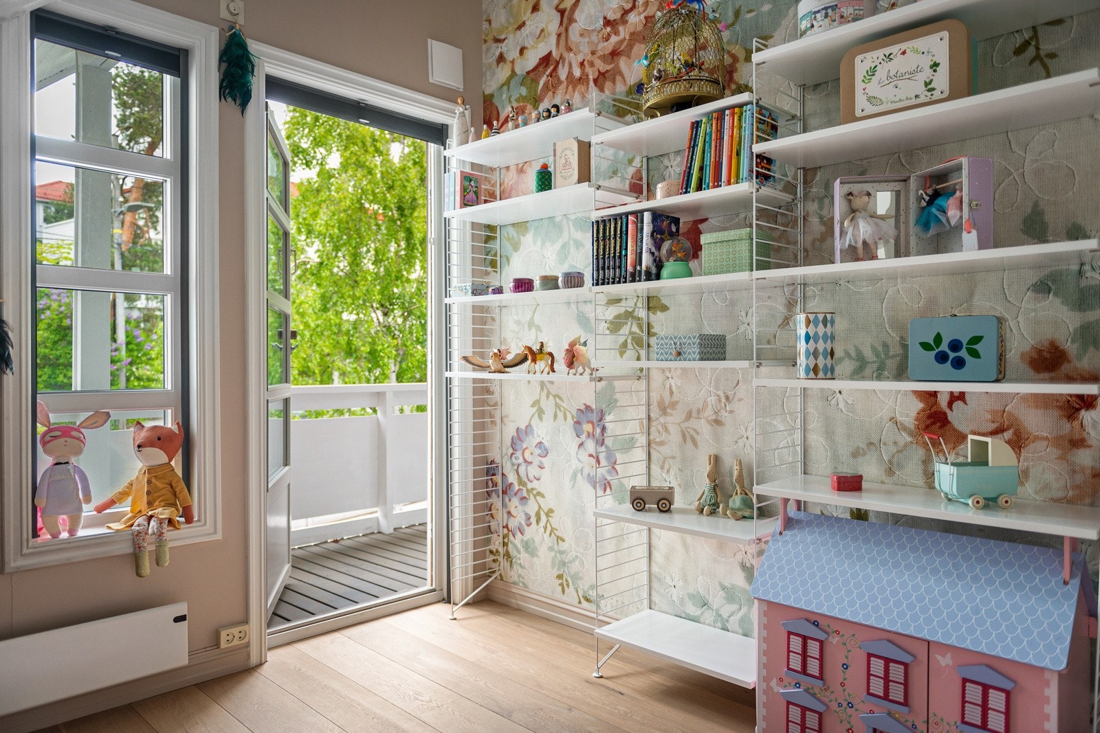 Soverom 2 er romslig og har god plass til seng og tilhørende nattbord. Galleribilde