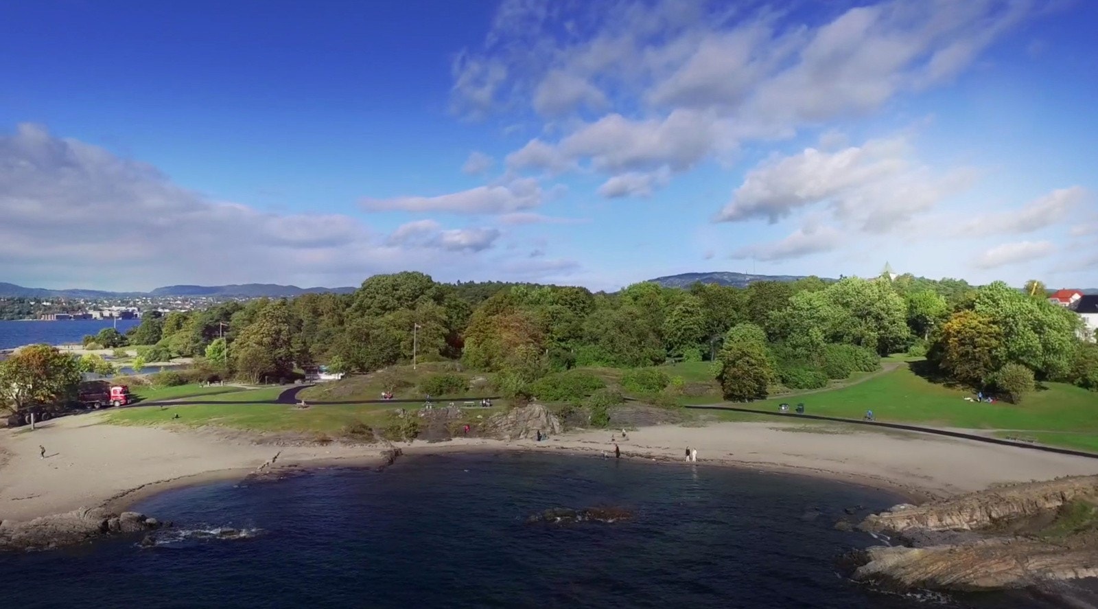 Huk badestrand ligger i gangavstand fra boligen. Galleribilde