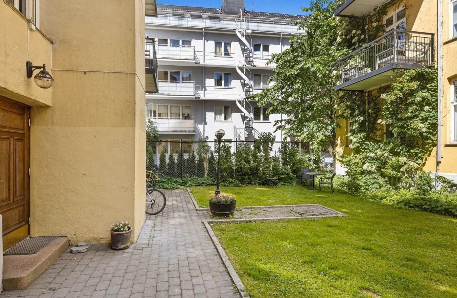 Bygård med karakteristisk arkitektur som passer perfekt inn i Majorstuens bybilde. Galleribilde