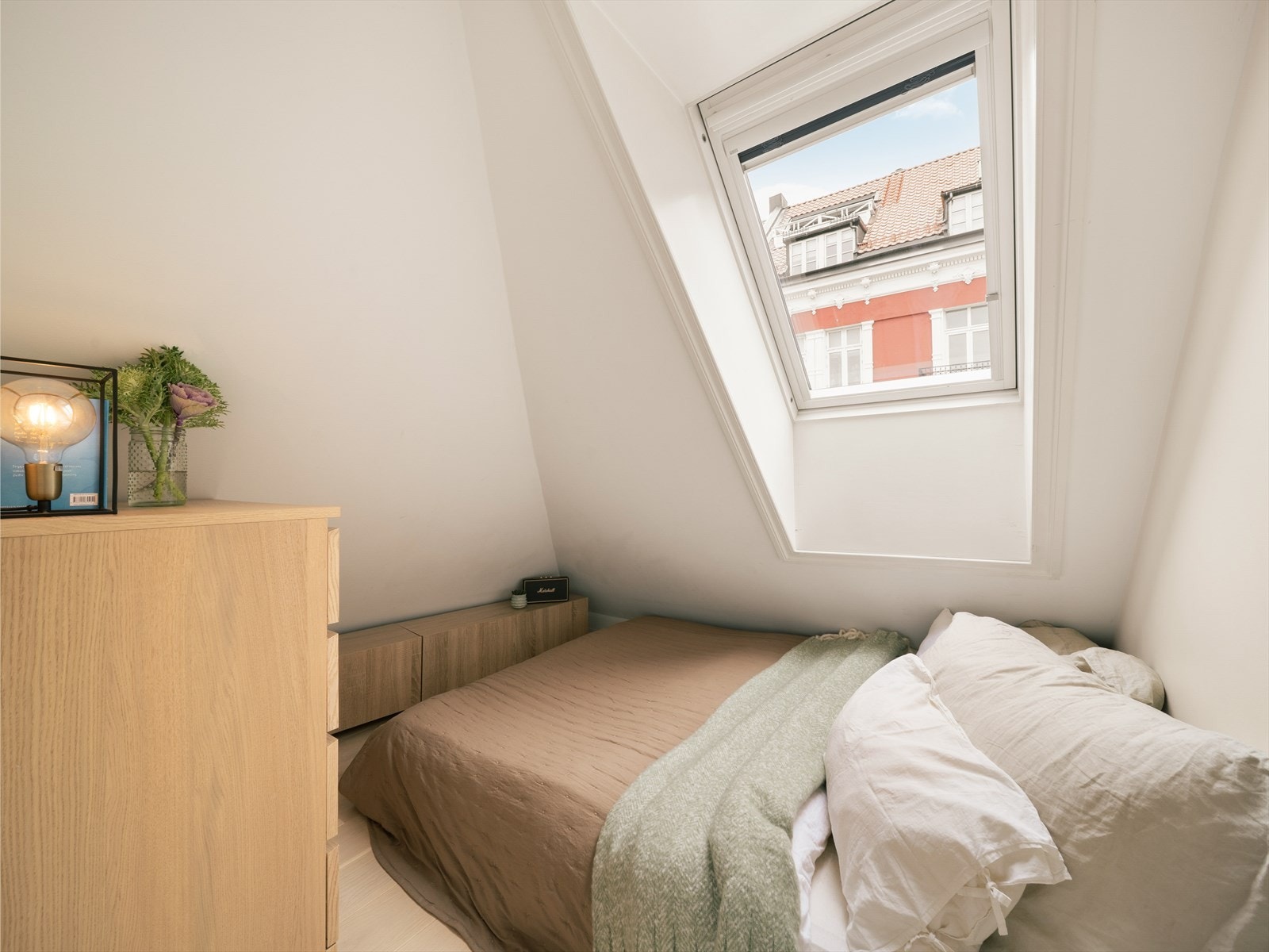 For ordens skyld opplyses det at rommet ikke tilfredsstiller kravene til oppholdsrom/soverom Galleribilde