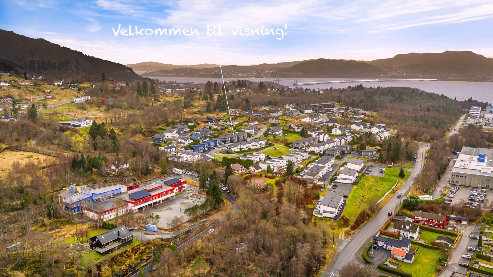 Her får man en god mulighet til å sikre seg en flott familiebolig i et meget barnevennlig område. Galleribilde