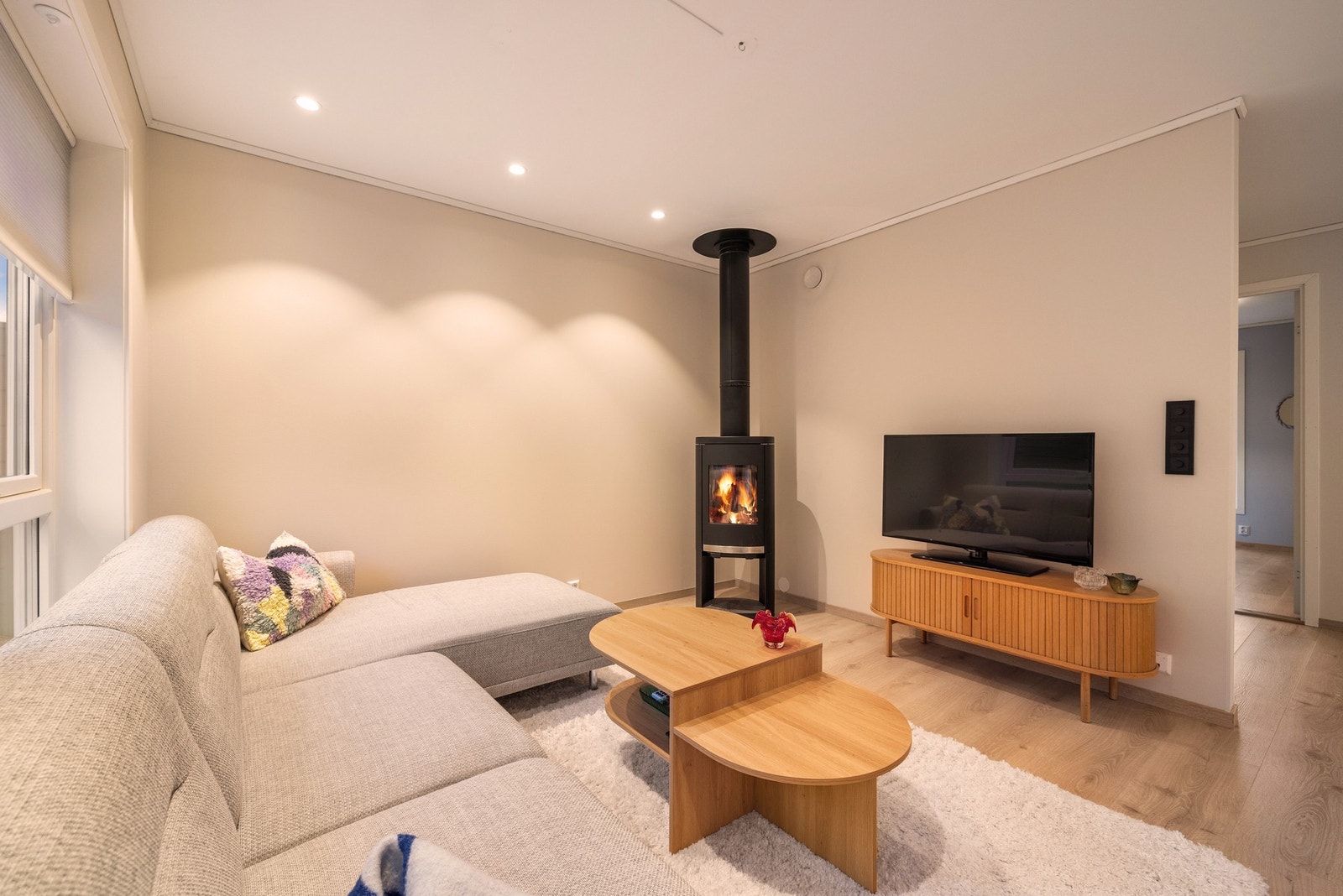 Det er innlagt fiberkabel i boligen via Bergen Fiber AS / Altibox. Galleribilde