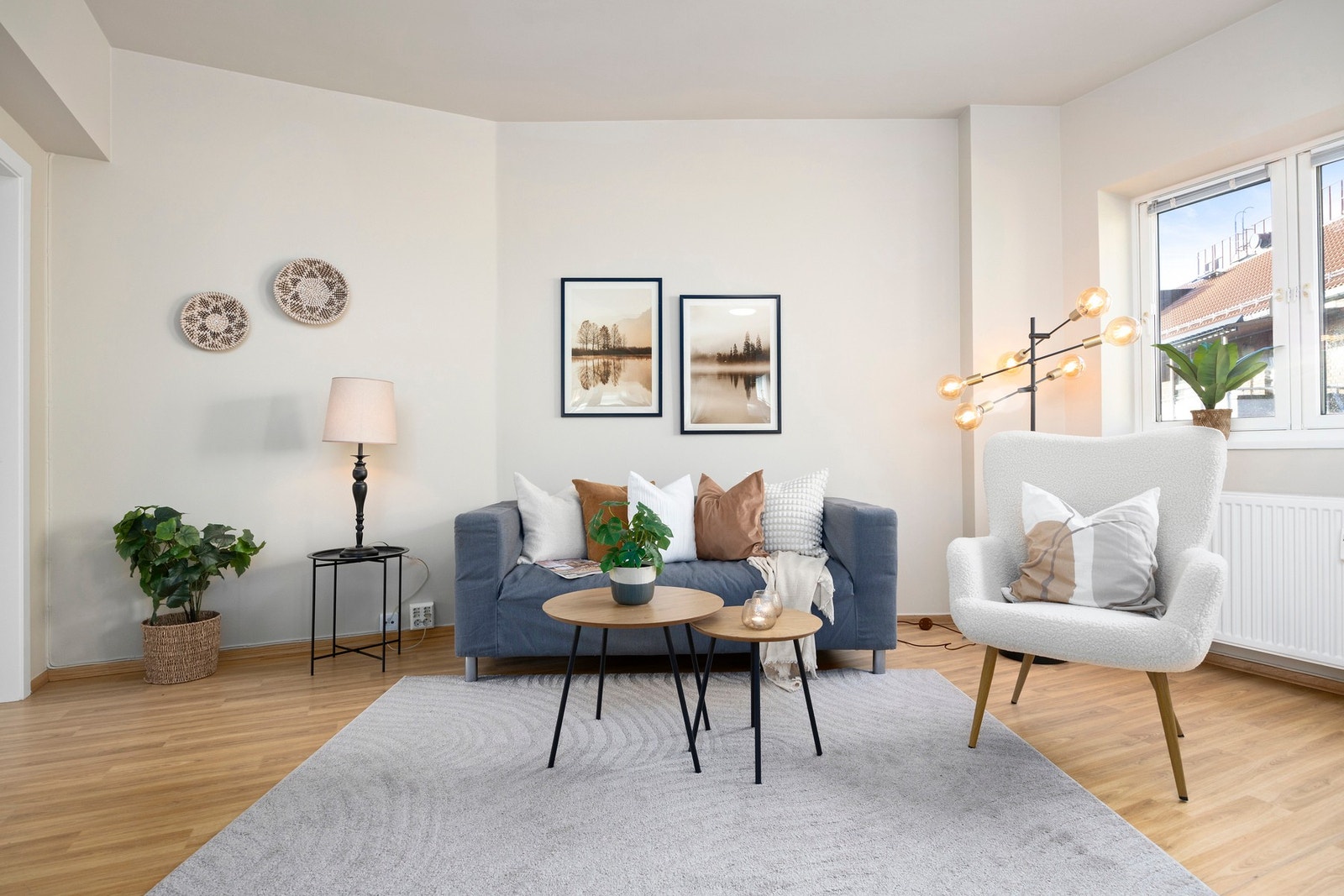 Innholdsrik, gjennomgående og romslig 4-roms med god takhøyde og store soverom. Foto: Christensen Fotolink (Christian N B Christensen) Galleribilde