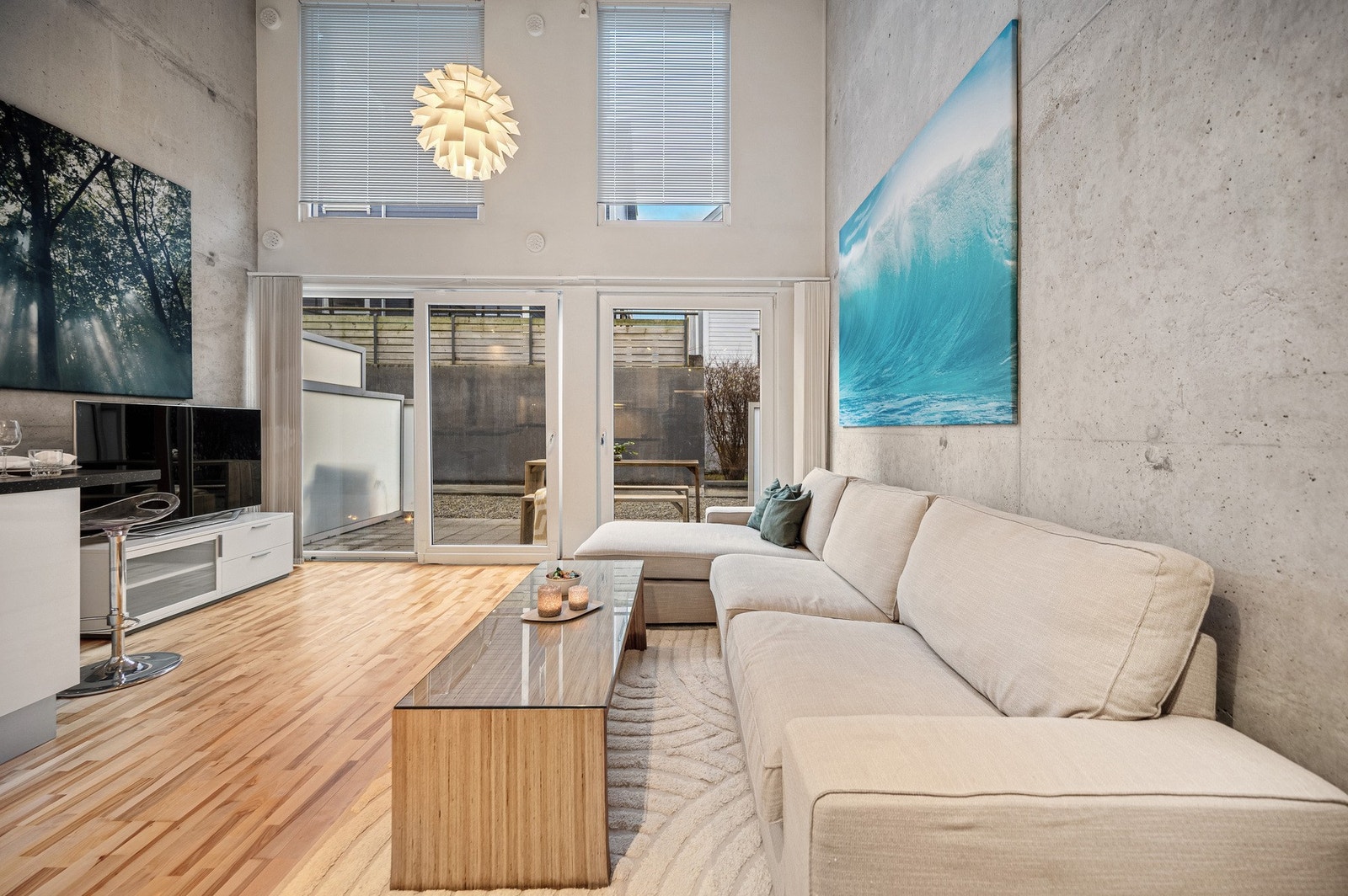 Stuen har utgang til en privat platting Galleribilde