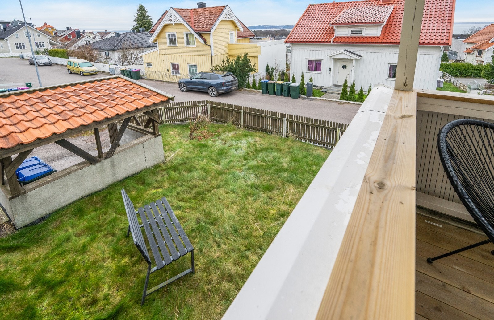 Denne "hageflekken" disponeres av denne leiligehten Galleribilde