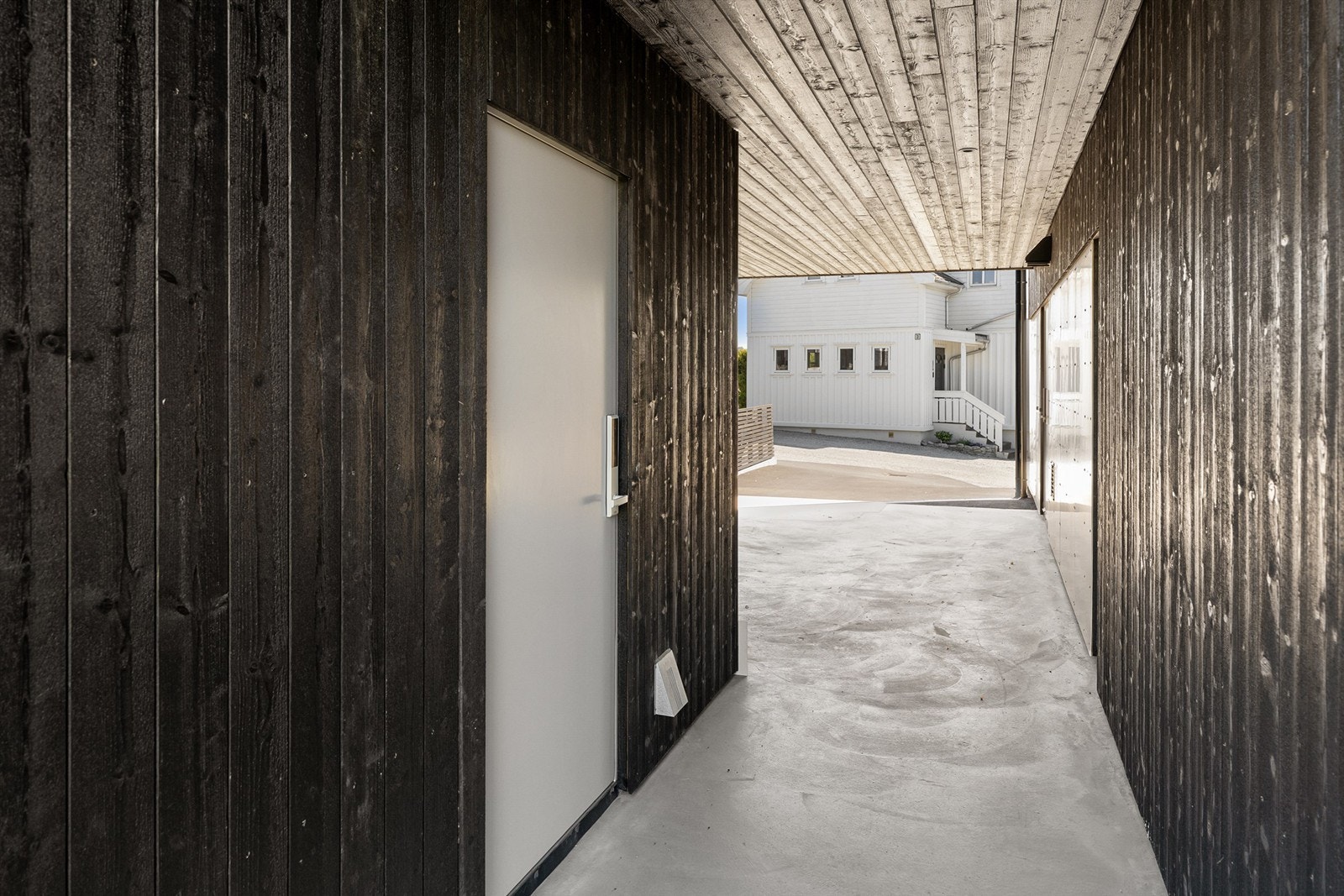 Utebod med god lagringsplass Galleribilde