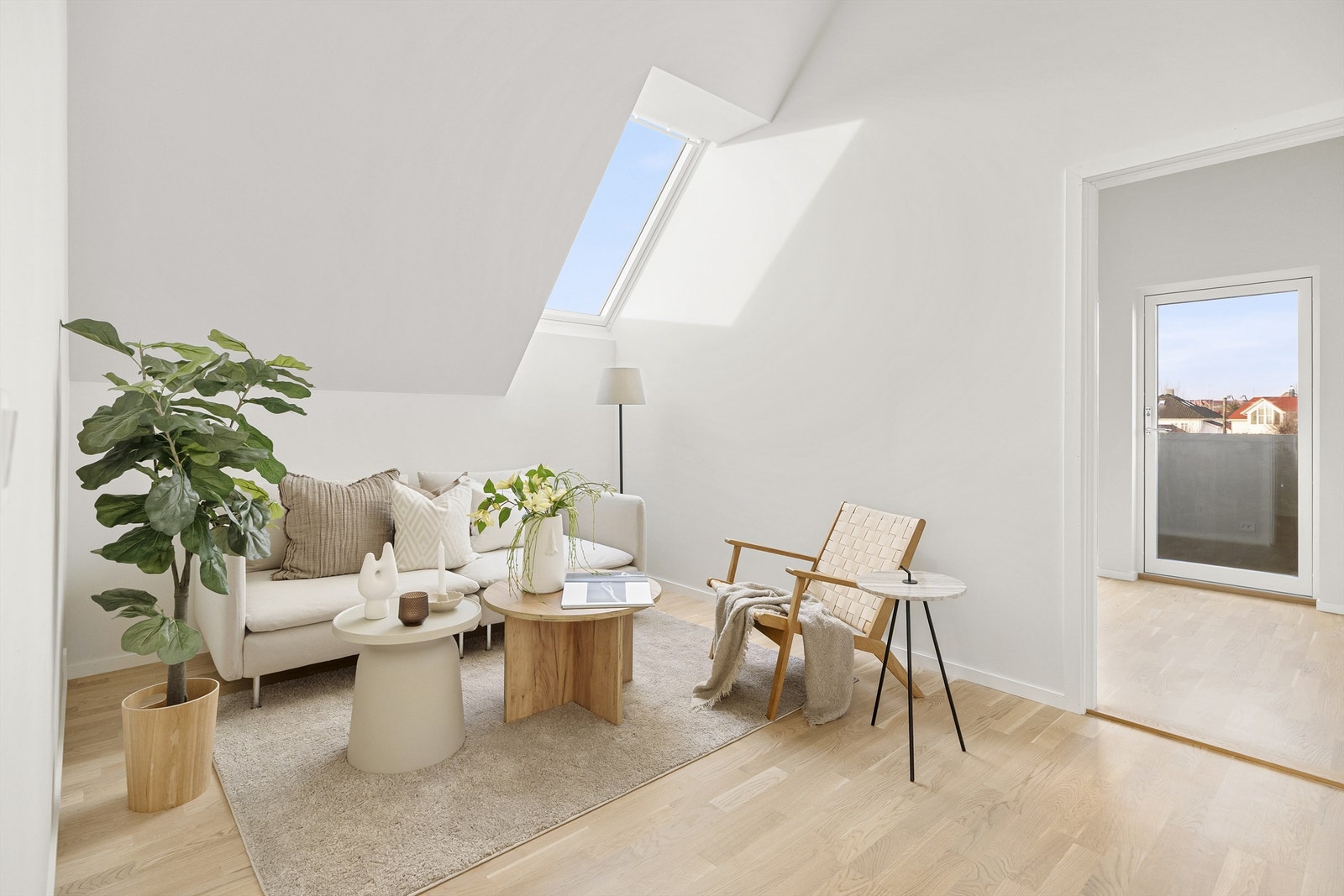 I boligens 2.etg har man loftstue, bad og hele 4 soverom samlet i en og samme etasje Galleribilde