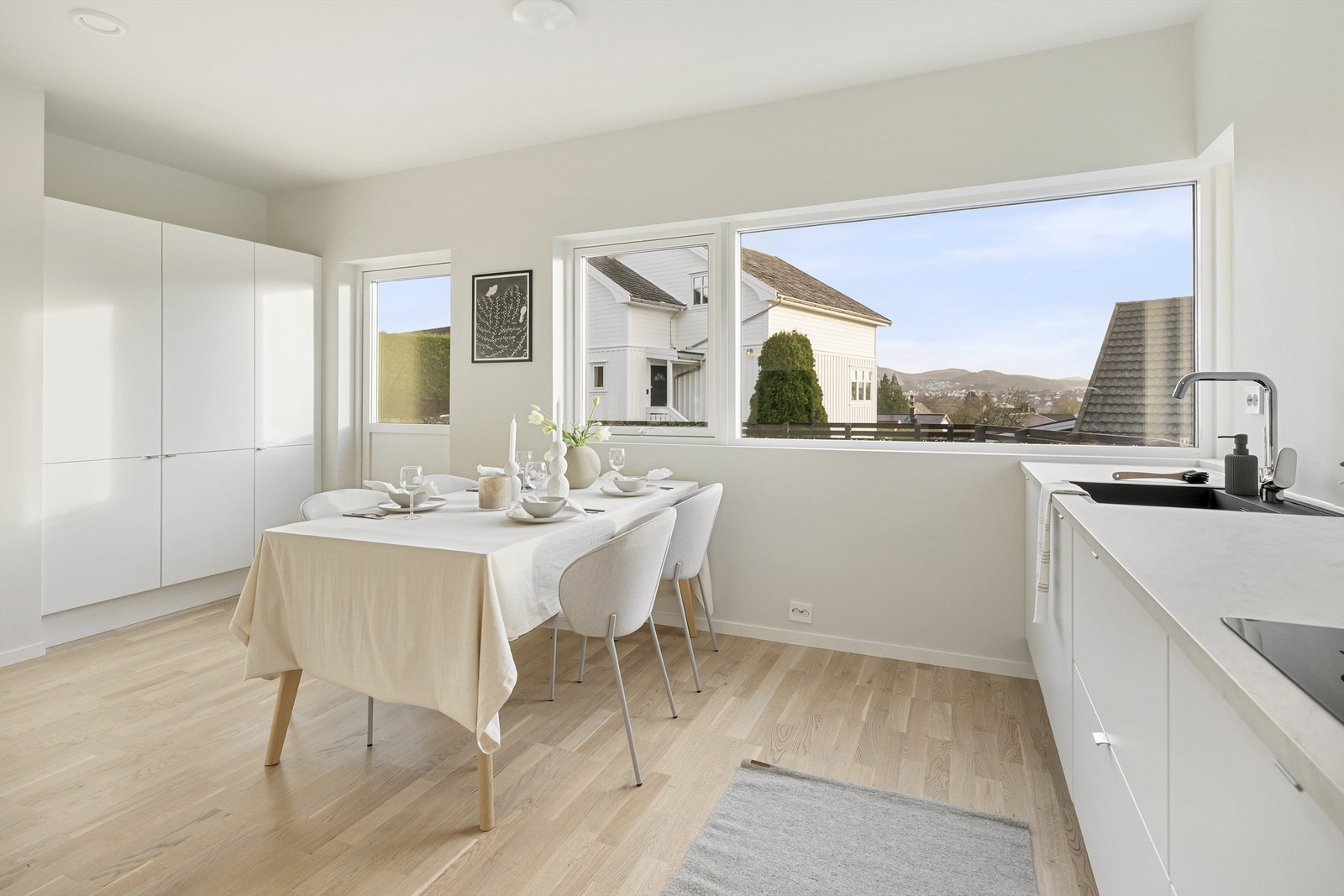 God plass til spisebord Galleribilde