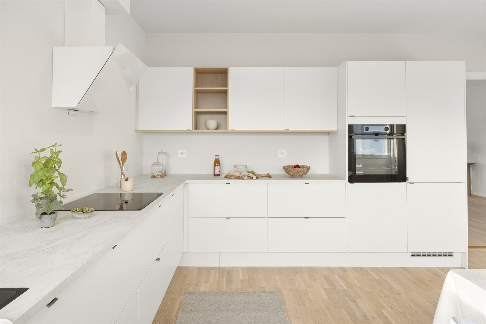 Kjøkken i moderne og stilfull utførelse Galleribilde