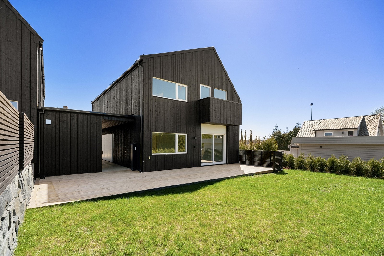 Fasade/hage Galleribilde