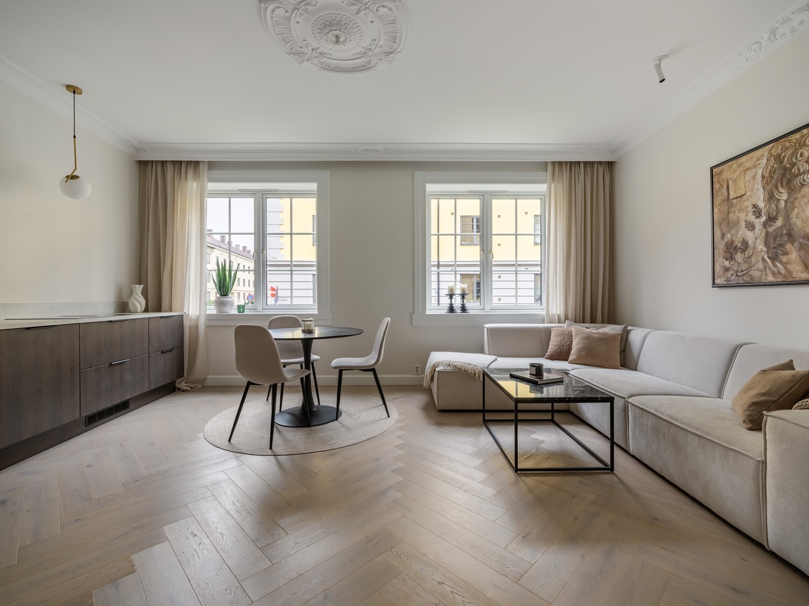 Velkommen til Brettevilles gate 18! Strøken 2-roms leilighet med god standard og arealeffektiv planløsning. Galleribilde