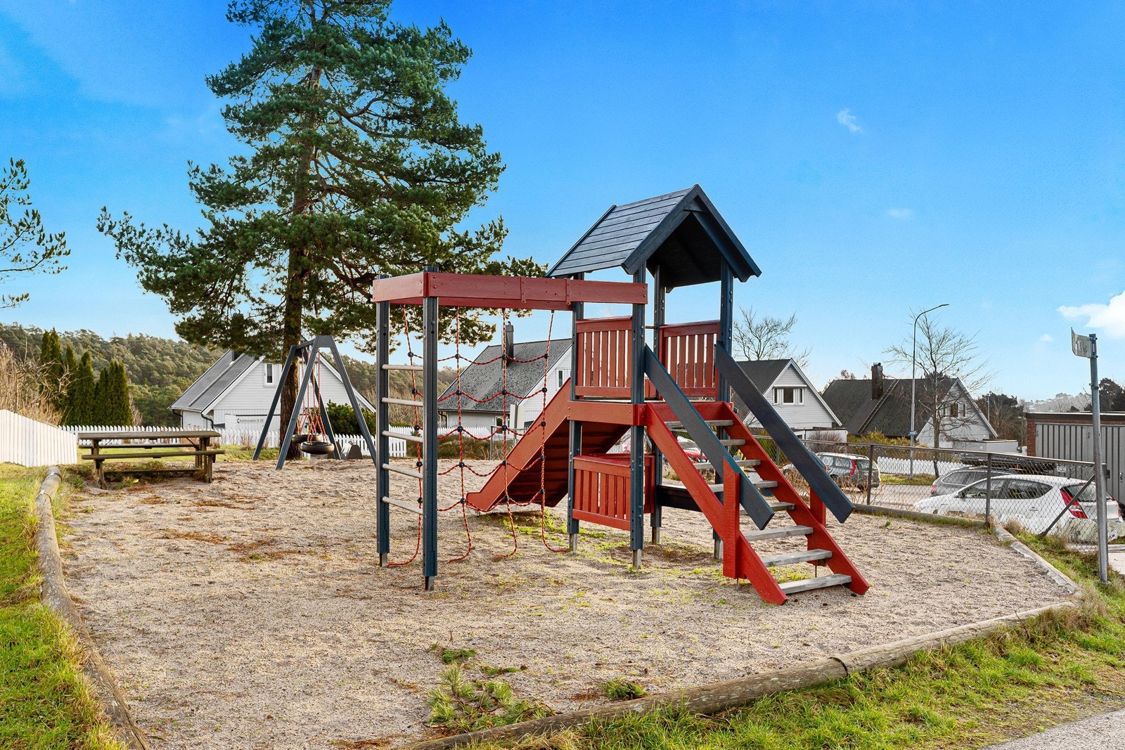 Lekplass på borettslagets eiendom Galleribilde