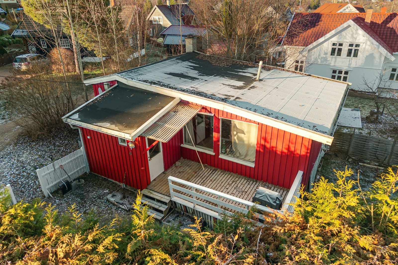 Det er også en eldre hytte på tomten som pt er utleid Galleribilde