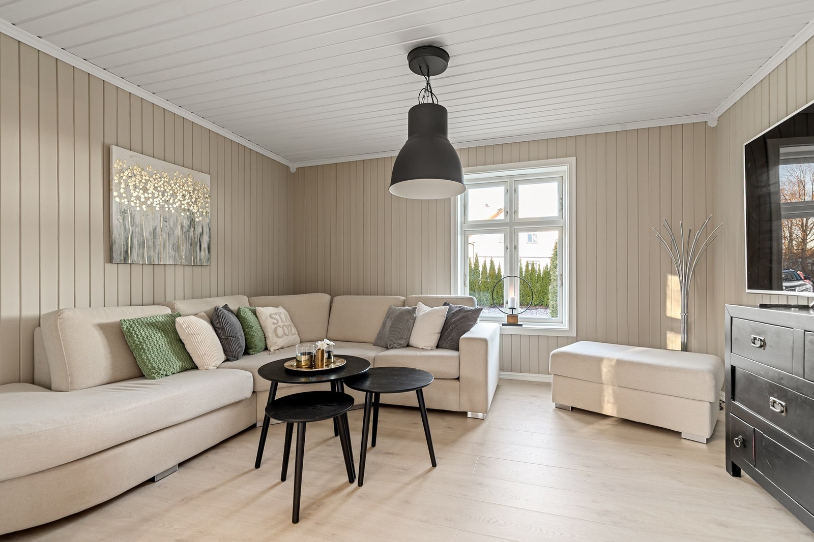 Det er også en ekstra tv-stue i 1.etg - Kan også bruke som soverom om man vil ha det i 1.etg Galleribilde