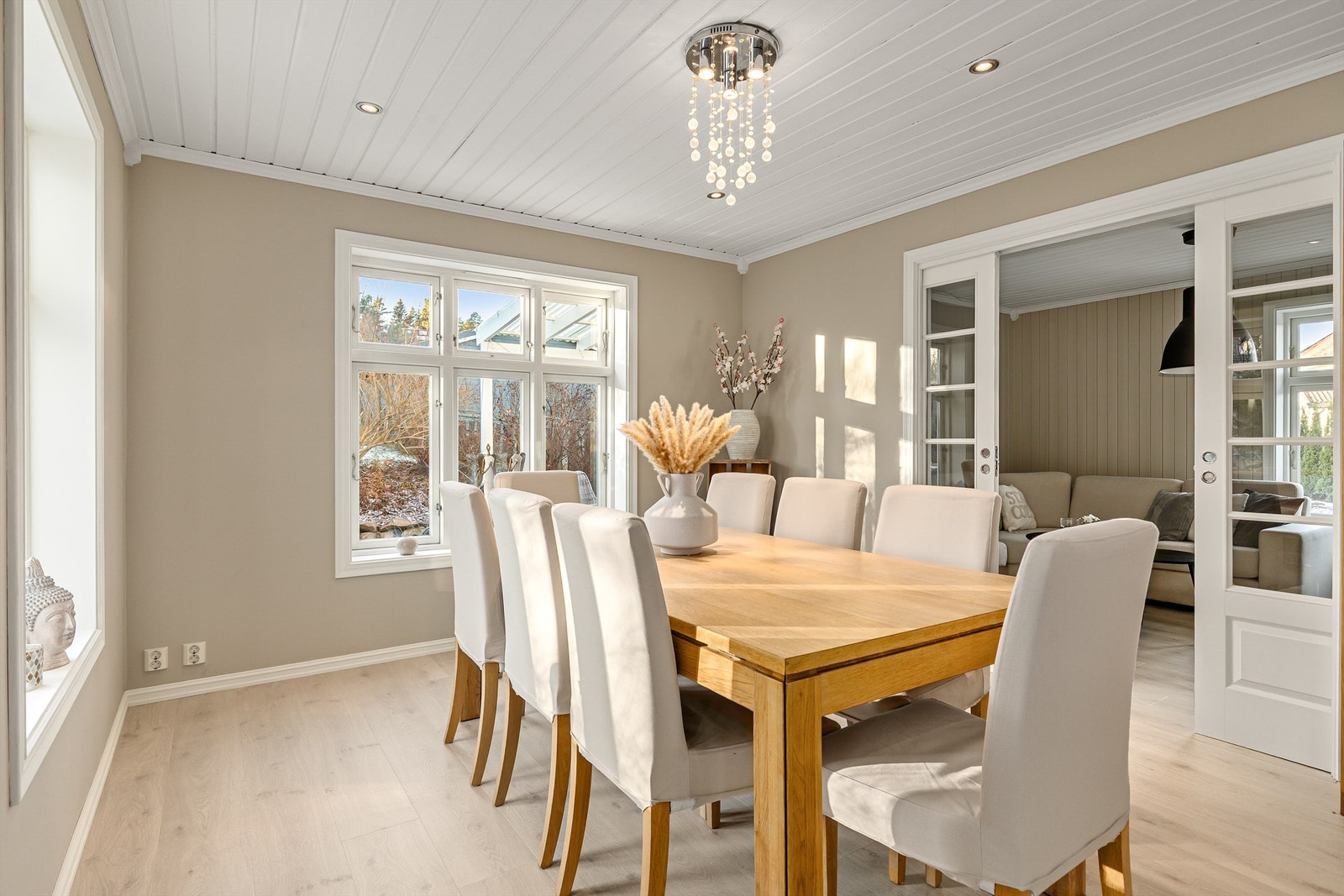 Fra Spisestuen mot tv-stue eller evt soverom nr 5 om man vil ha et soverom i 1.etg Galleribilde