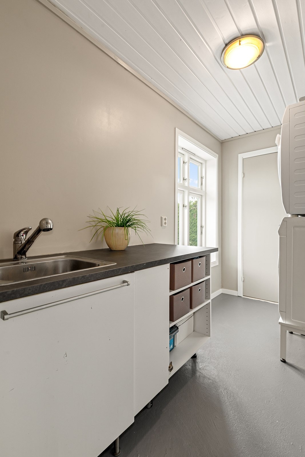 Praktisk vaskerom i 1.etg Galleribilde